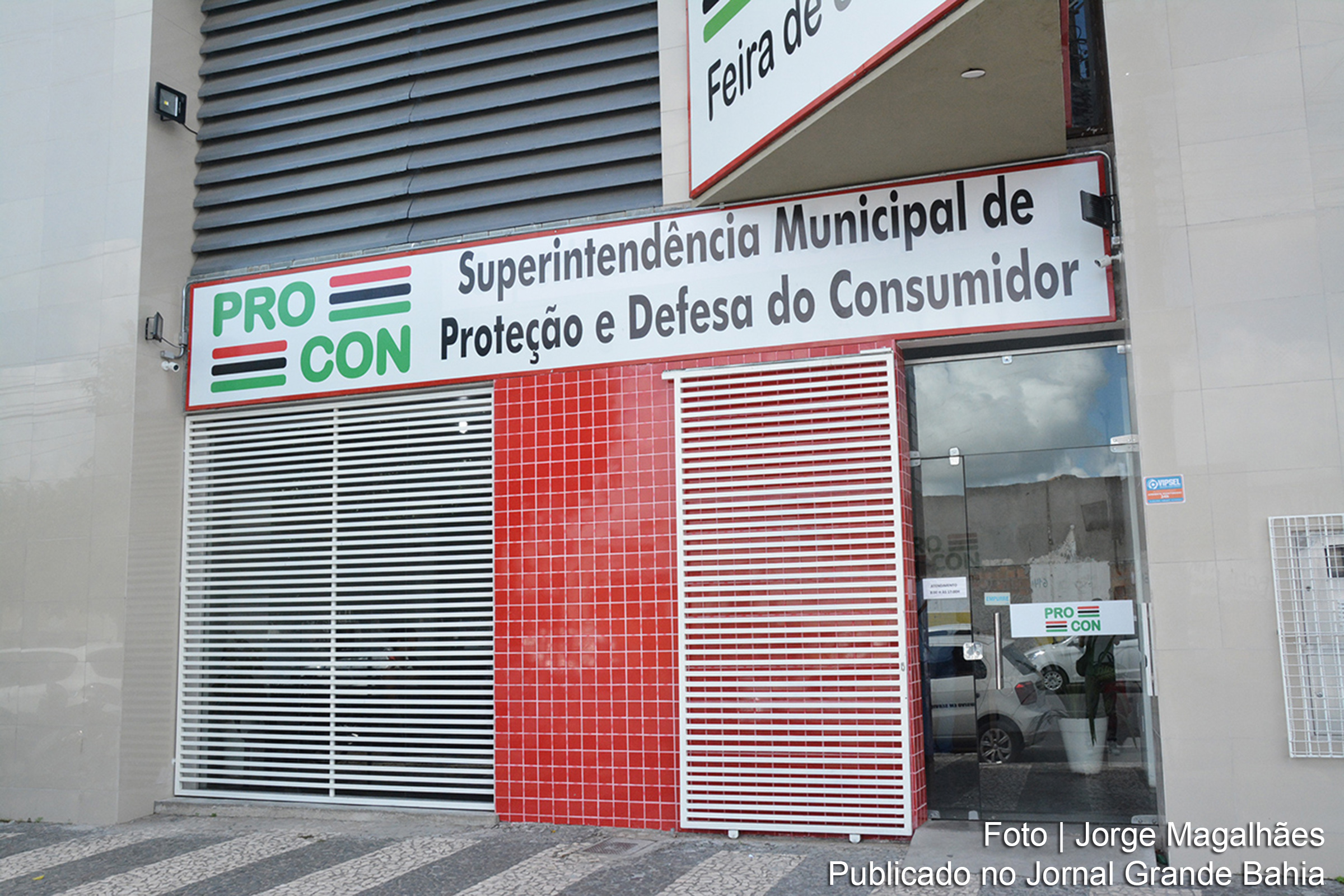 Superintendência Municipal de Proteção e Defesa do Consumidor de Feira de Santana alerta sobre cuidados necessários ao utilizar o Pix para evitar golpes.