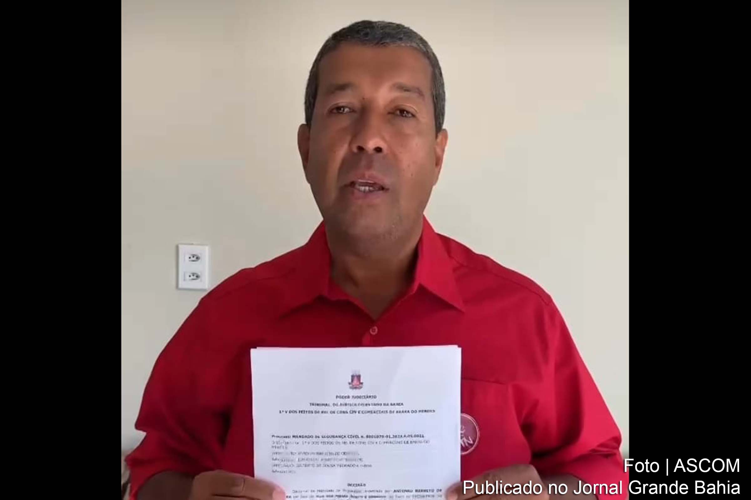 Câmara Municipal decide pela cassação do mandato do prefeito Tonho de Napo após denúncias de descumprimento de deveres legislativos e previdenciários.