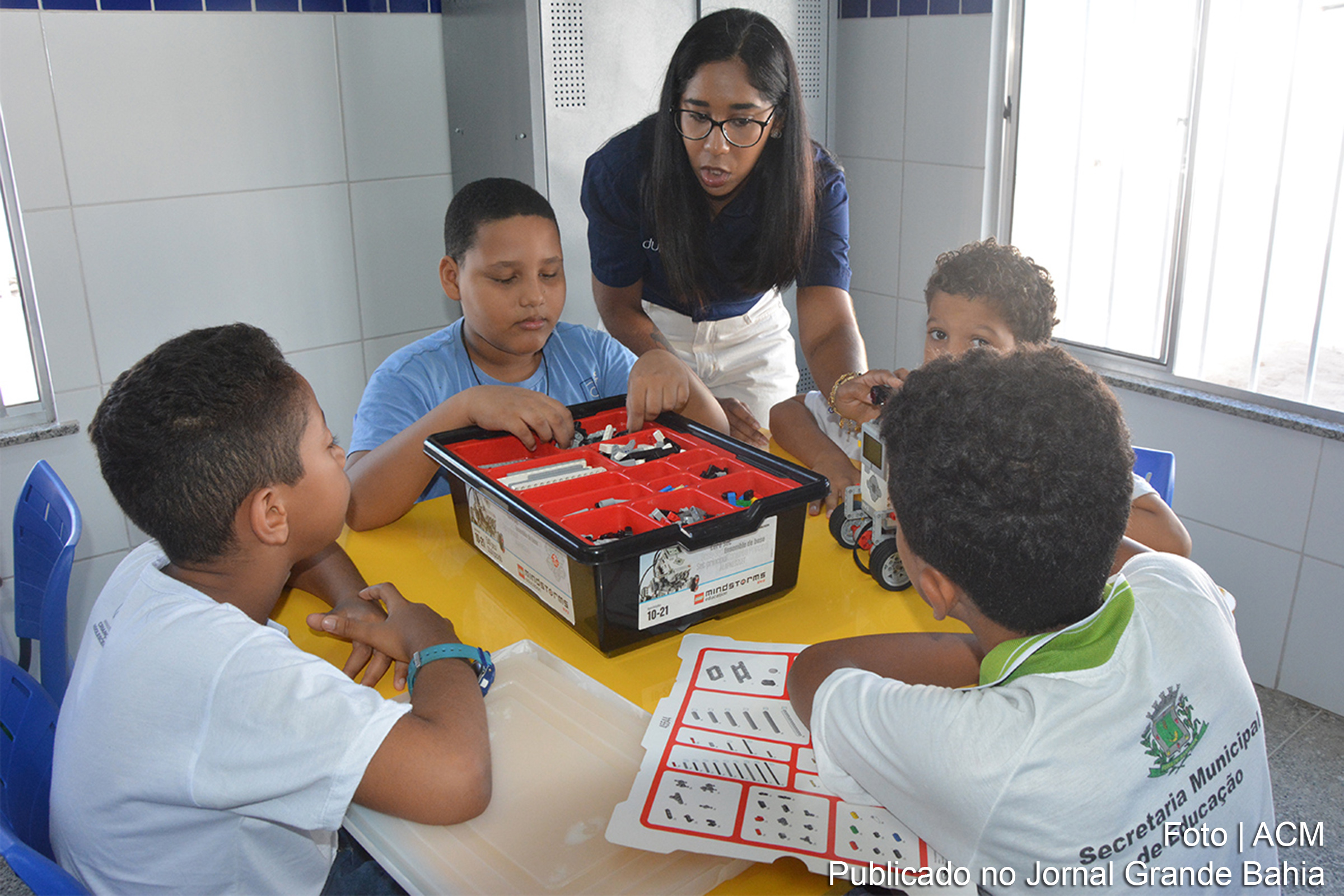 Iniciativa da Prefeitura de Feira de Santana aumenta de 60 para 139 o número de salas de recursos nas escolas municipais.