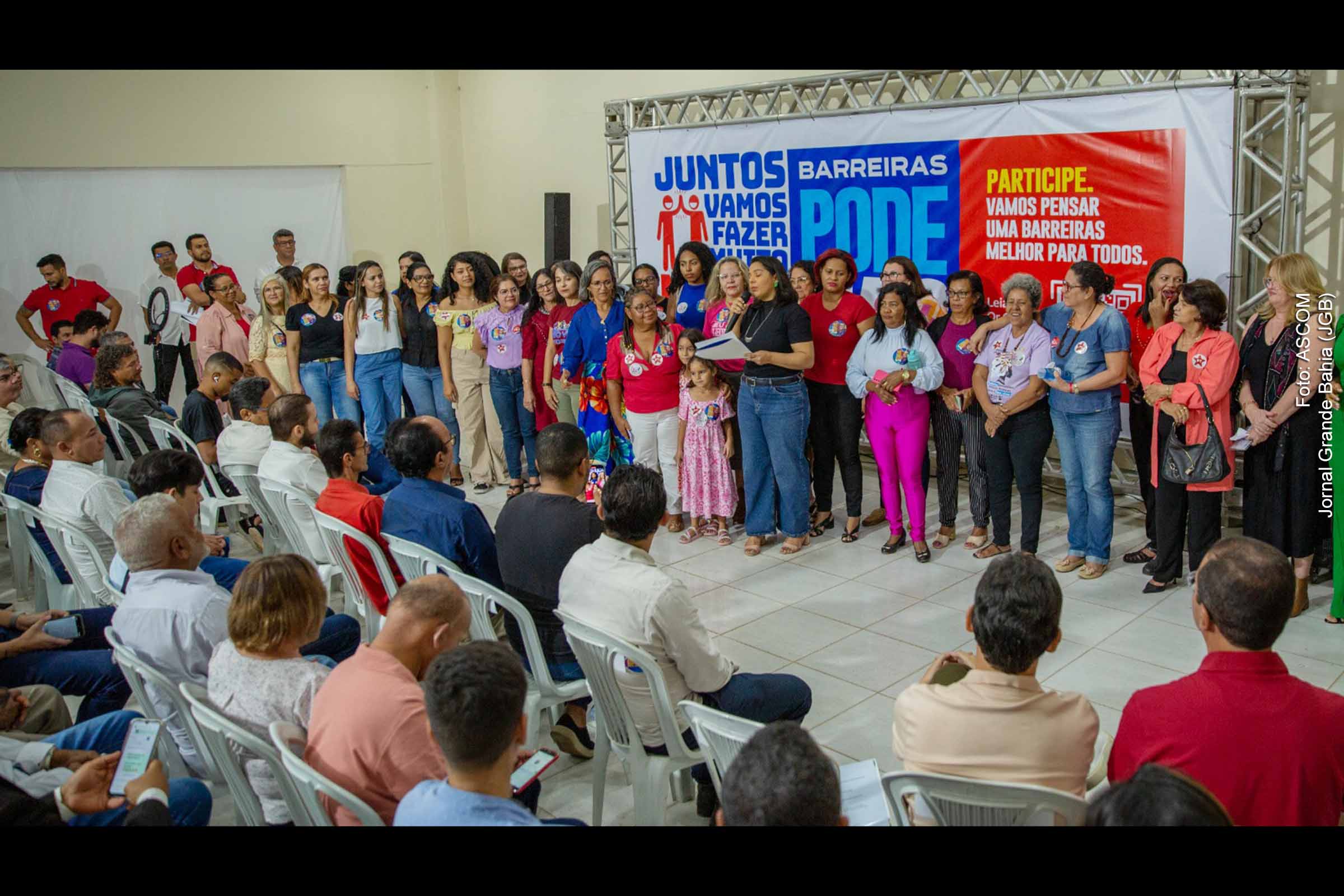 Evento em Barreiras reúne centenas de pessoas para discutir propostas comunitárias.