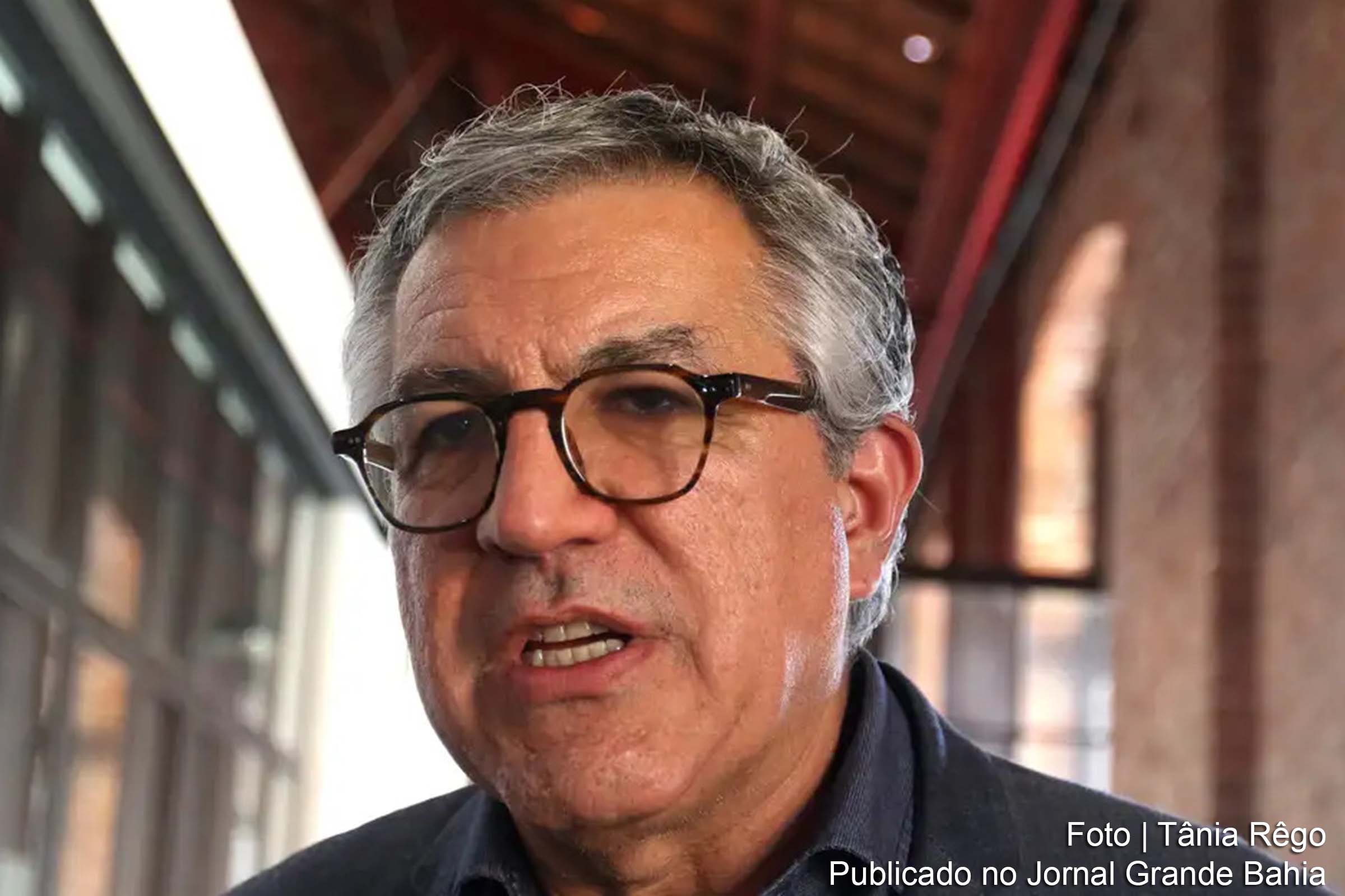 O ministro Alexandre Padilha destacou a importância da coordenação entre ministros e líderes parlamentares para impulsionar o crescimento econômico.