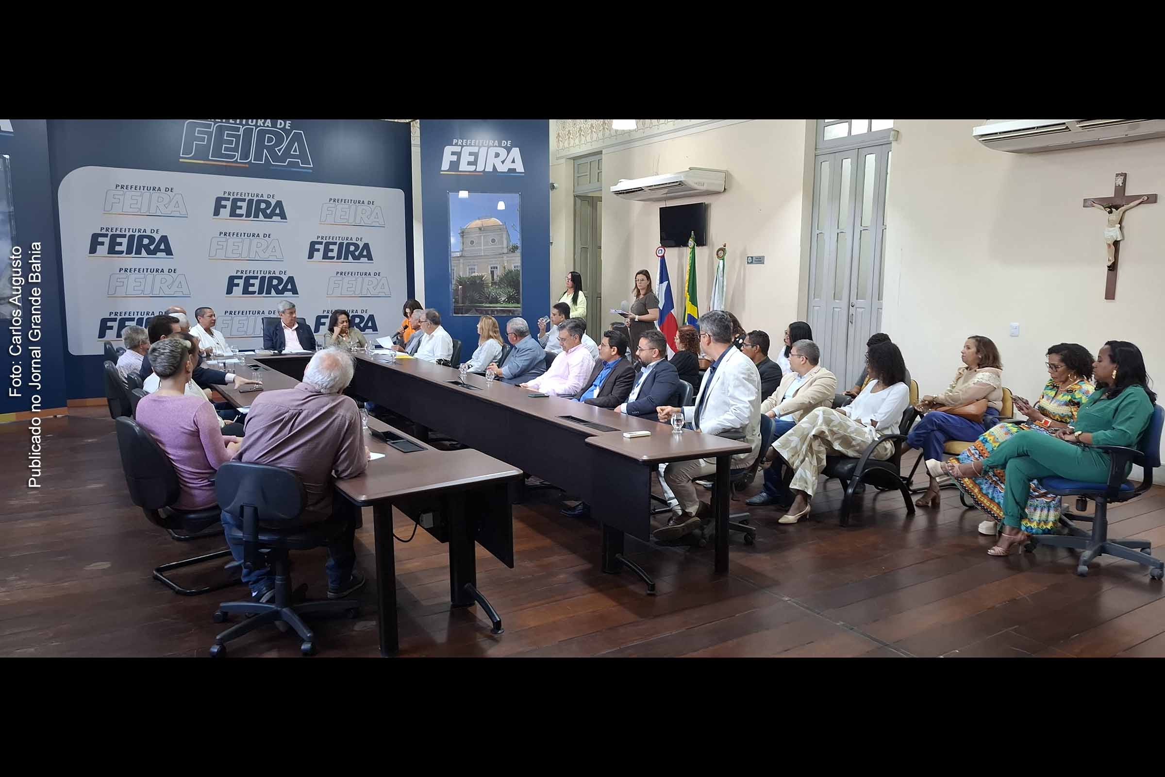 Durante a cerimônia de autorização da transferência do terreno do antigo SIM para a UFRB, Anaci Bispo Paim, secretária municipal da Educação, ressaltou o impacto do ato para a educação superior na cidade.