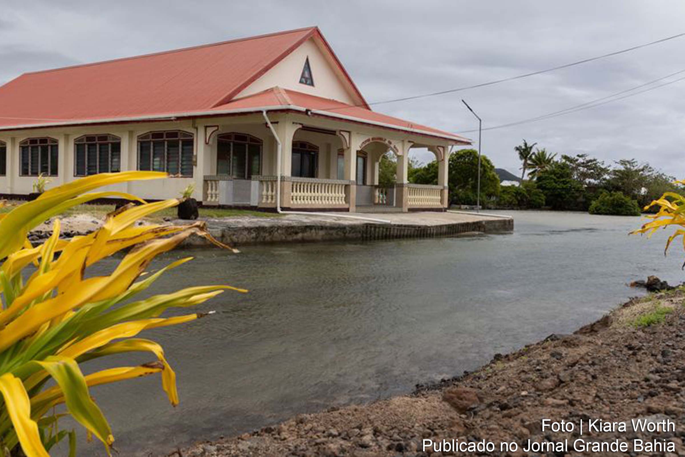 A nação anfitriã, Tonga, enfrenta múltiplos desafios relacionados às mudanças climáticas, incluindo ciclones tropicais.