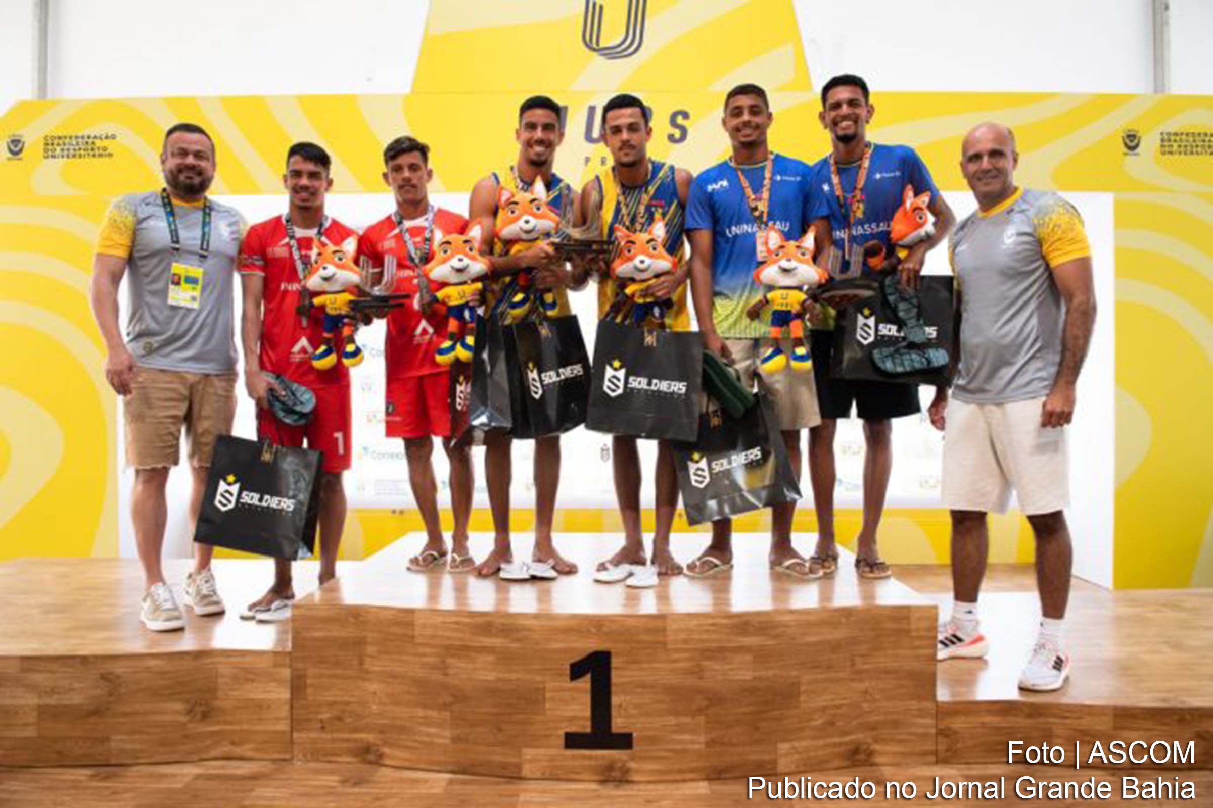 A Delegação da Bahia nos Jogos Universitários Brasileiros de Praia 2024 no Rio de Janeiro, que conquistou quatro medalhas, incluindo uma de ouro no futevôlei masculino.