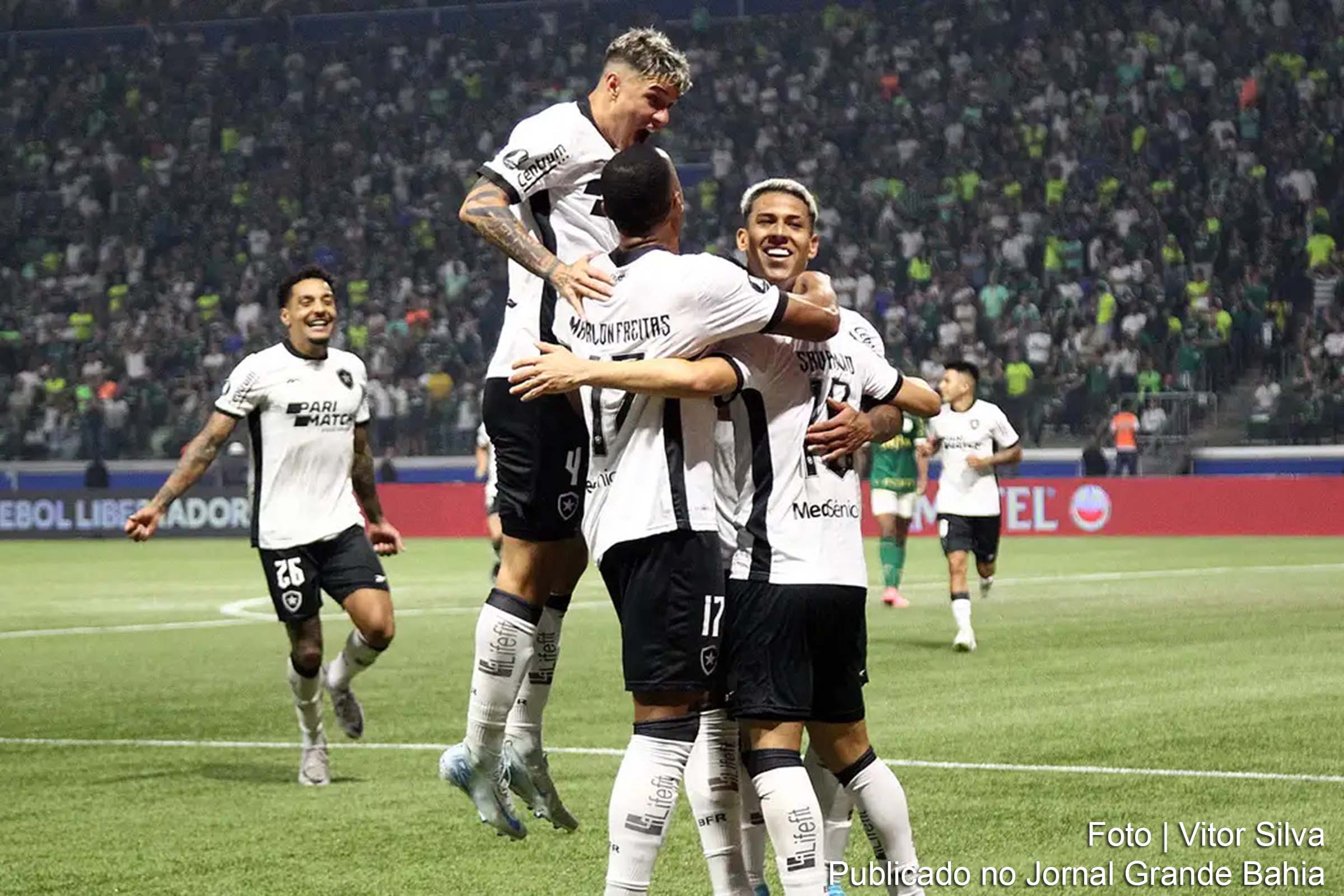 Botafogo empata em 2 a 2 com o Palmeiras no Allianz Parque e garante a vaga nas quartas de final da Copa Libertadores, após vencer o primeiro jogo por 2 a 1.
