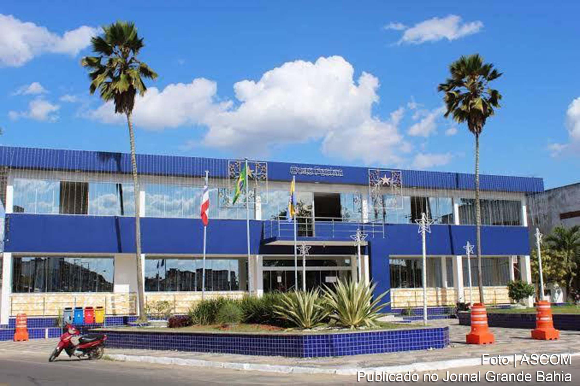 A Prefeitura de Conceição do Jacuípe abriu concurso público oferecendo 1.142 vagas para diferentes níveis de escolaridade, com salários variando entre R$ 1.412,00 e R$ 14 mil.