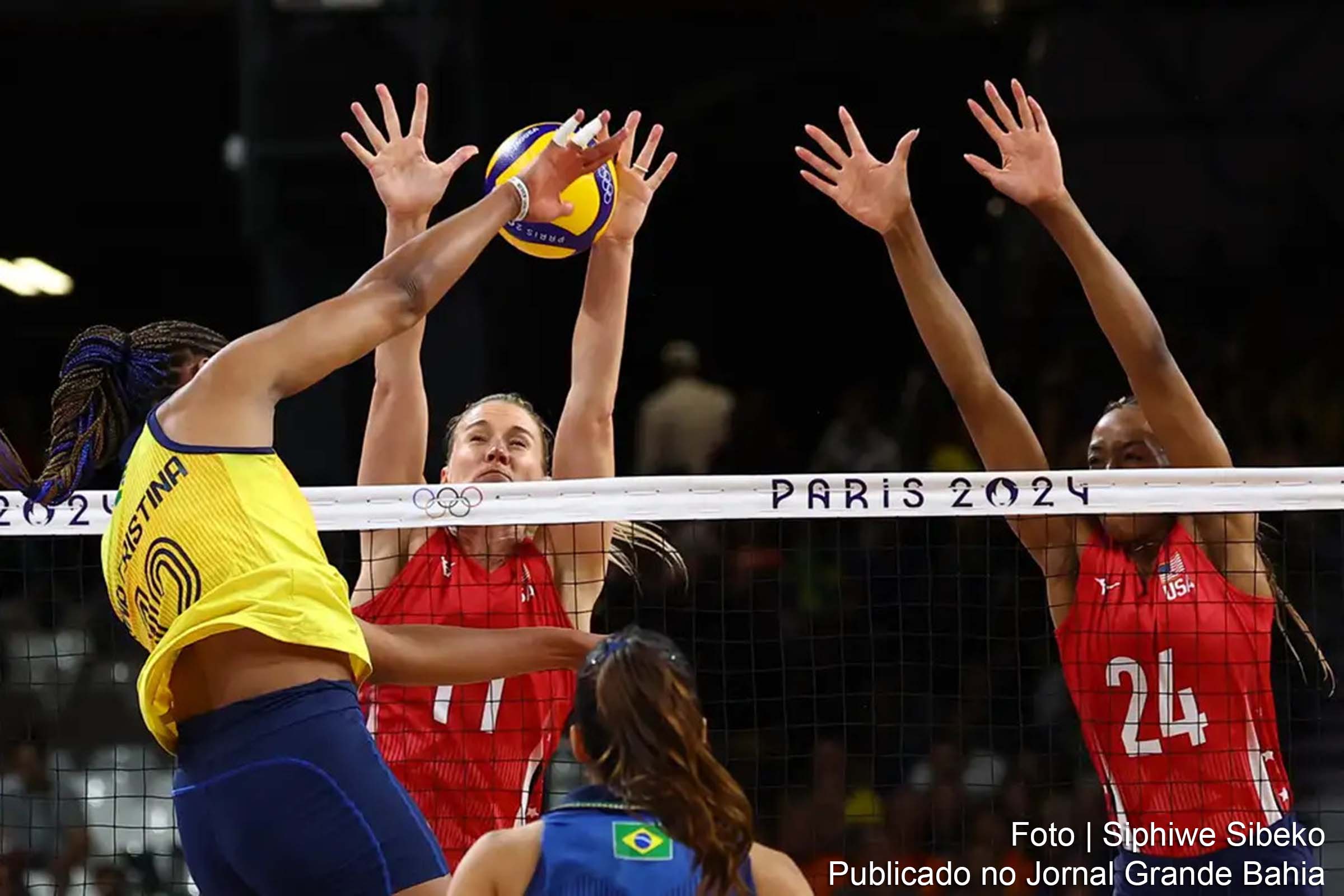 A seleção brasileira de vôlei feminino perdeu para os Estados Unidos por 3 sets a 2 e agora competirá pela medalha de bronze nas Olimpíadas de Paris 2024.