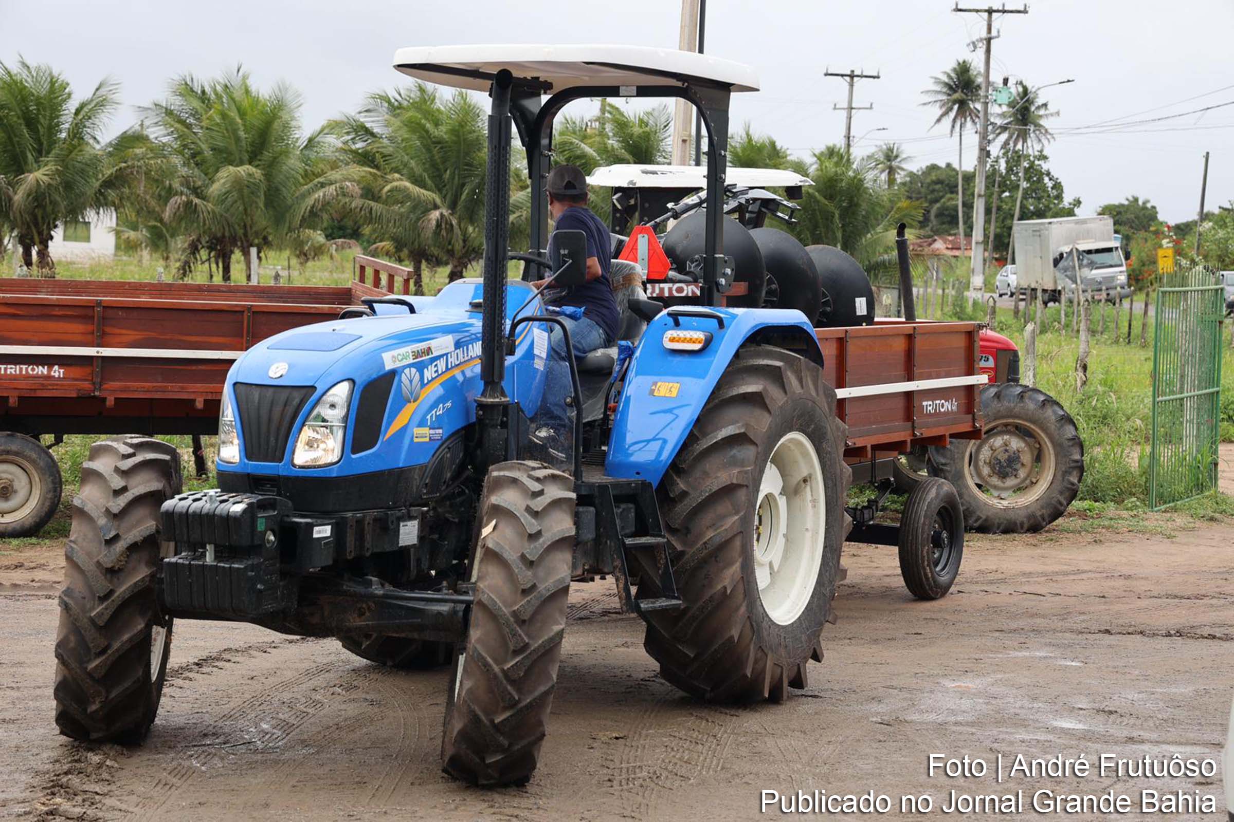 Governo da Bahia entrega equipamentos para qualificar a produção da agricultura familiar em Governador Mangabeira