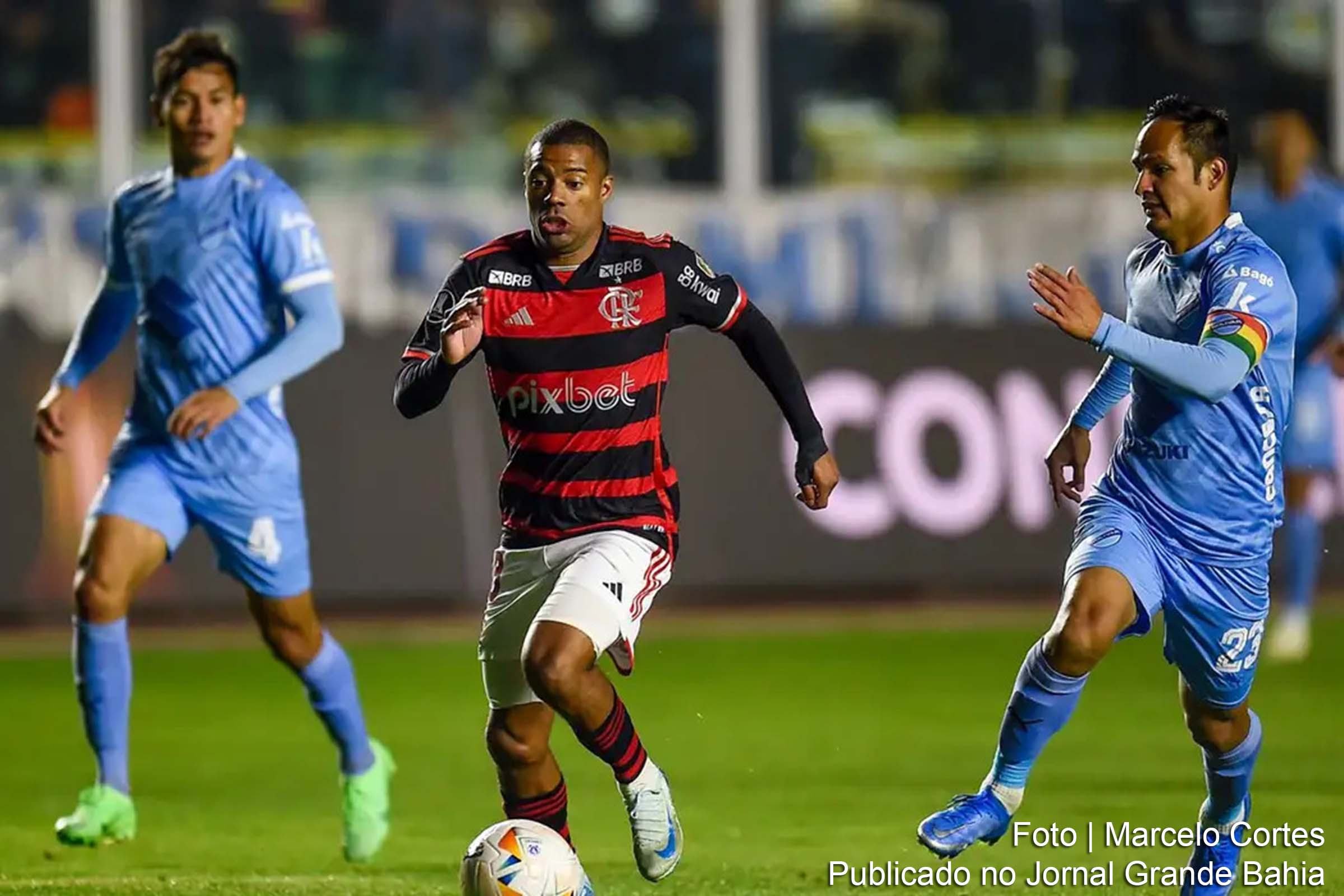 Mesmo com uma derrota de 1 a 0 para o Bolívar na altitude de La Paz, o Flamengo avança às quartas de final da Copa Libertadores após vitória no jogo de ida.