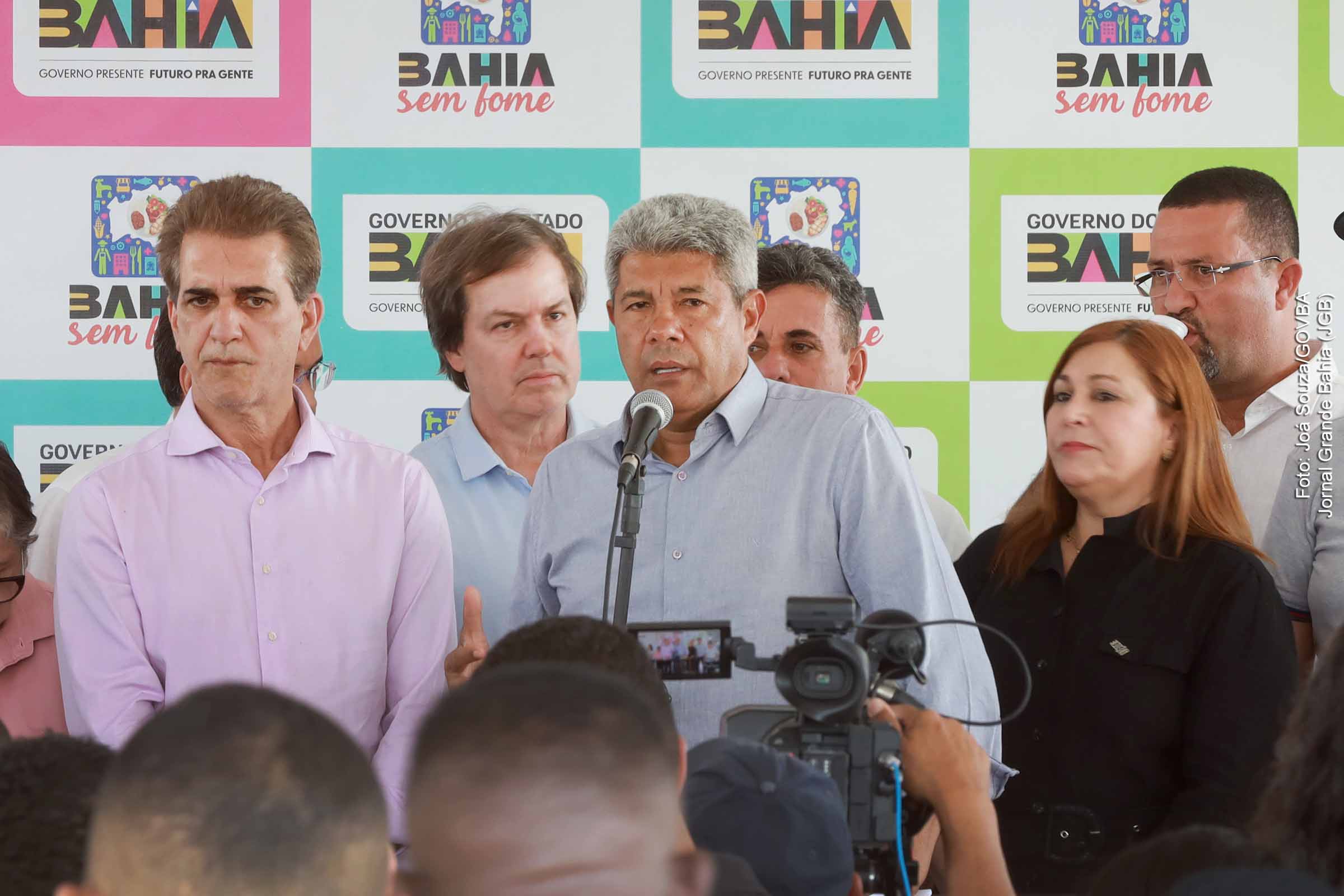 Governador Jerônimo Rodrigues critica gestão do prefeito Colbert Martins em Feira de Santana e aponta falhas na educação e saúde