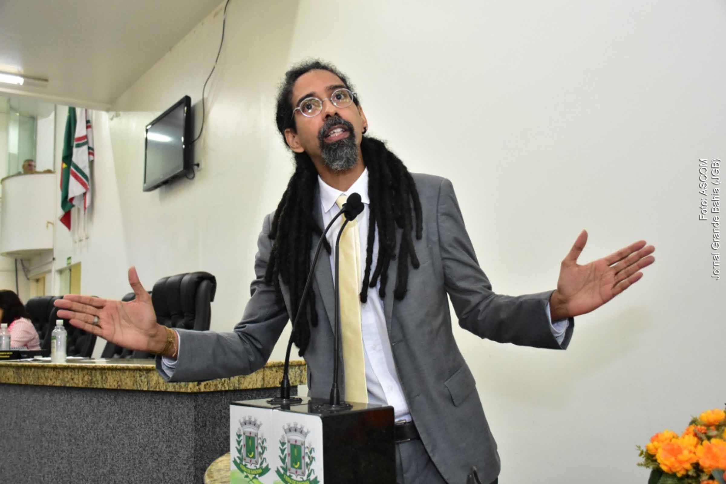 Quem é Jhonatas Monteiro, trajetória de militante socialista, educador e vereador em Feira de Santana que busca a reeleição em 2024