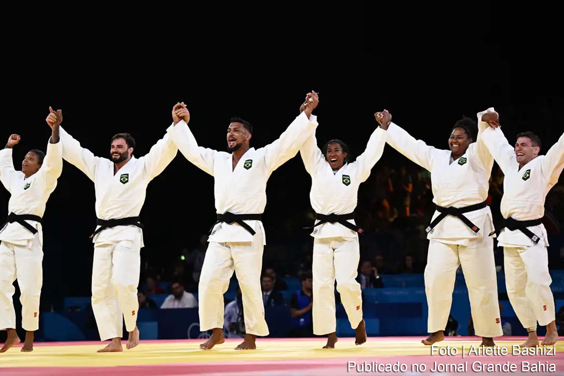 A equipe brasileira de judô encerrou sua participação na Olimpíada de Paris com a conquista da medalha de bronze por equipes, após uma vitória decisiva sobre a seleção da Itália por 4 a 3.