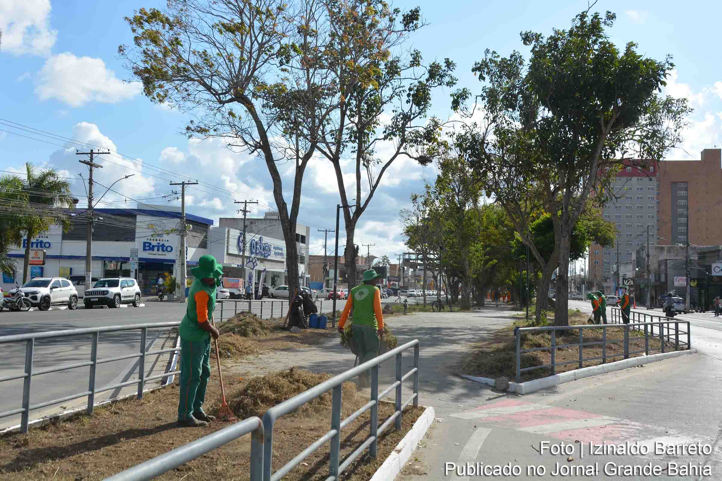 As ações, que integram o plano de limpeza e embelezamento urbano, visam garantir uma cidade mais acolhedora e segura para os visitantes.