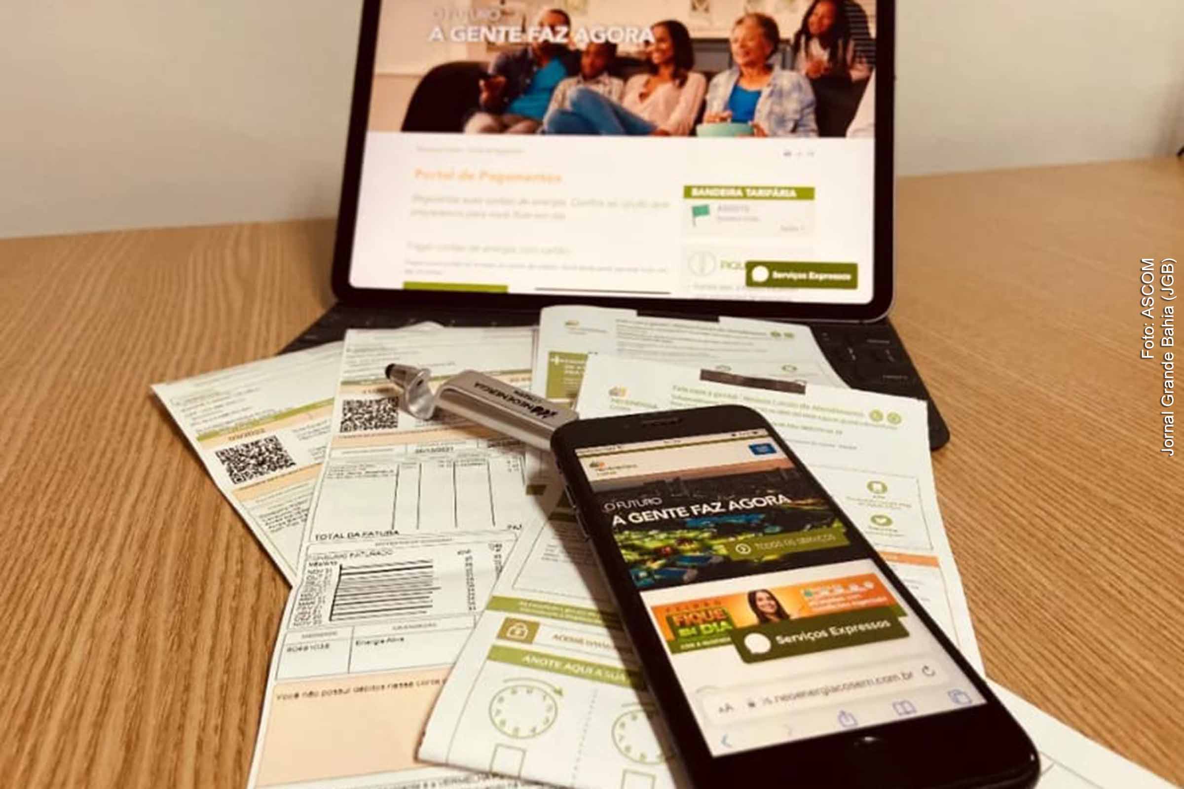 Programa Tarifa Social de Energia Elétrica oferece desconto para famílias inscritas no CadÚnico; cadastro pode ser feito de forma online ou presencial.