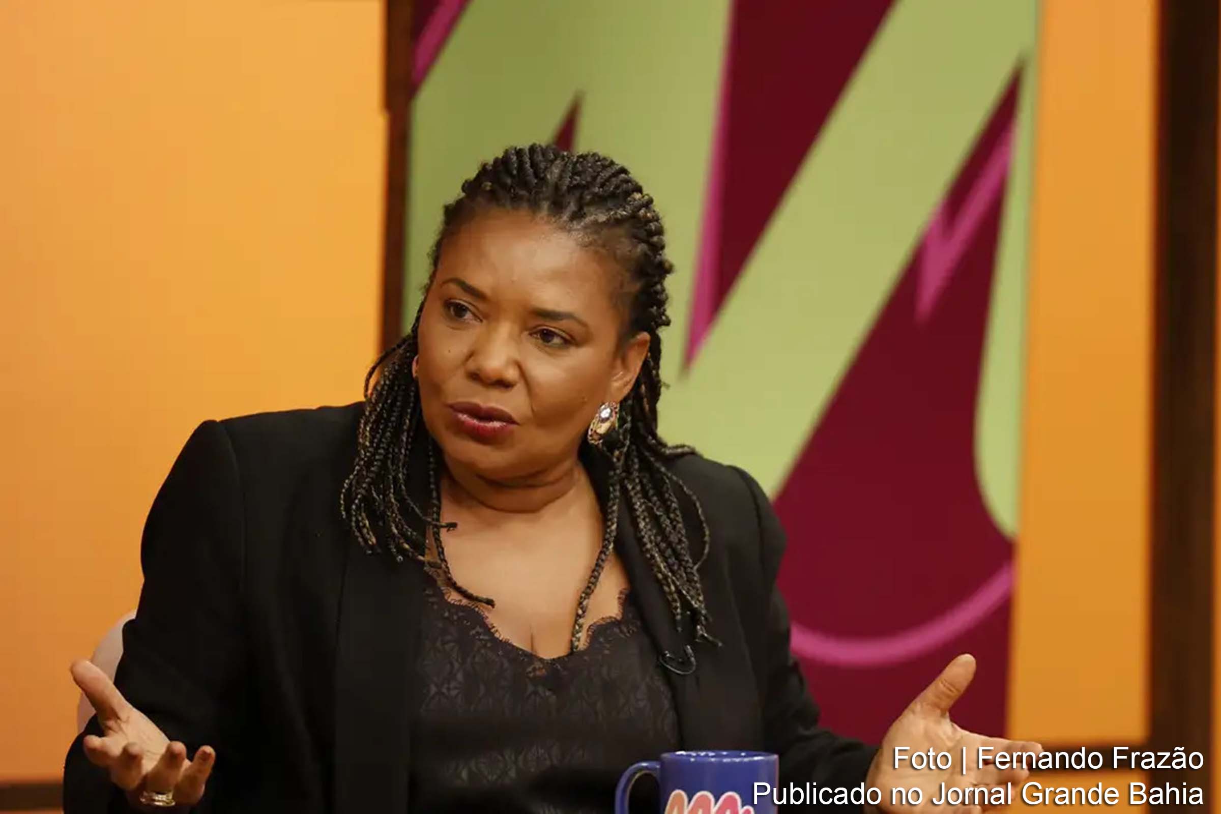 Margareth Menezes durante a entrevista no Programa Sem Censura, da TV Brasil.