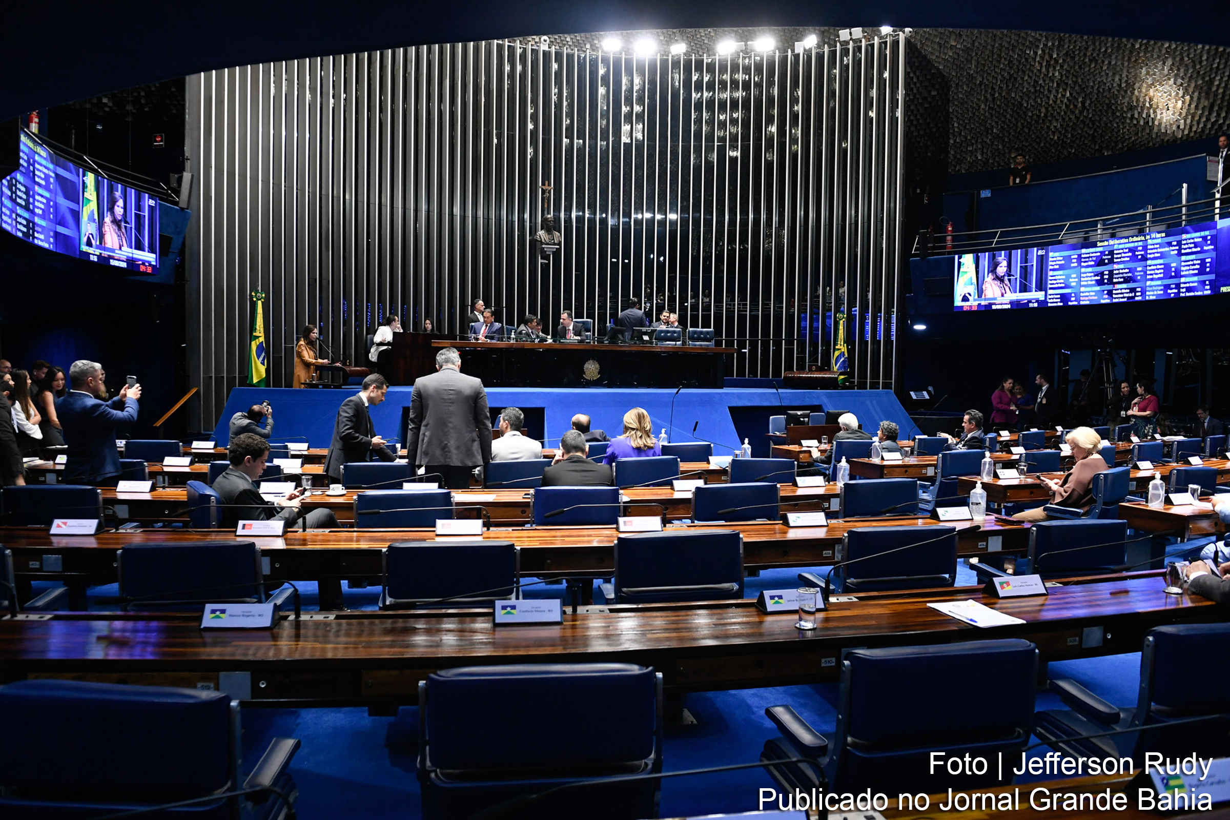 O Senado aprovou a PEC da Anistia, proposta que extingue penalidades para partidos que não cumpriram cotas de financiamento para candidaturas negras.