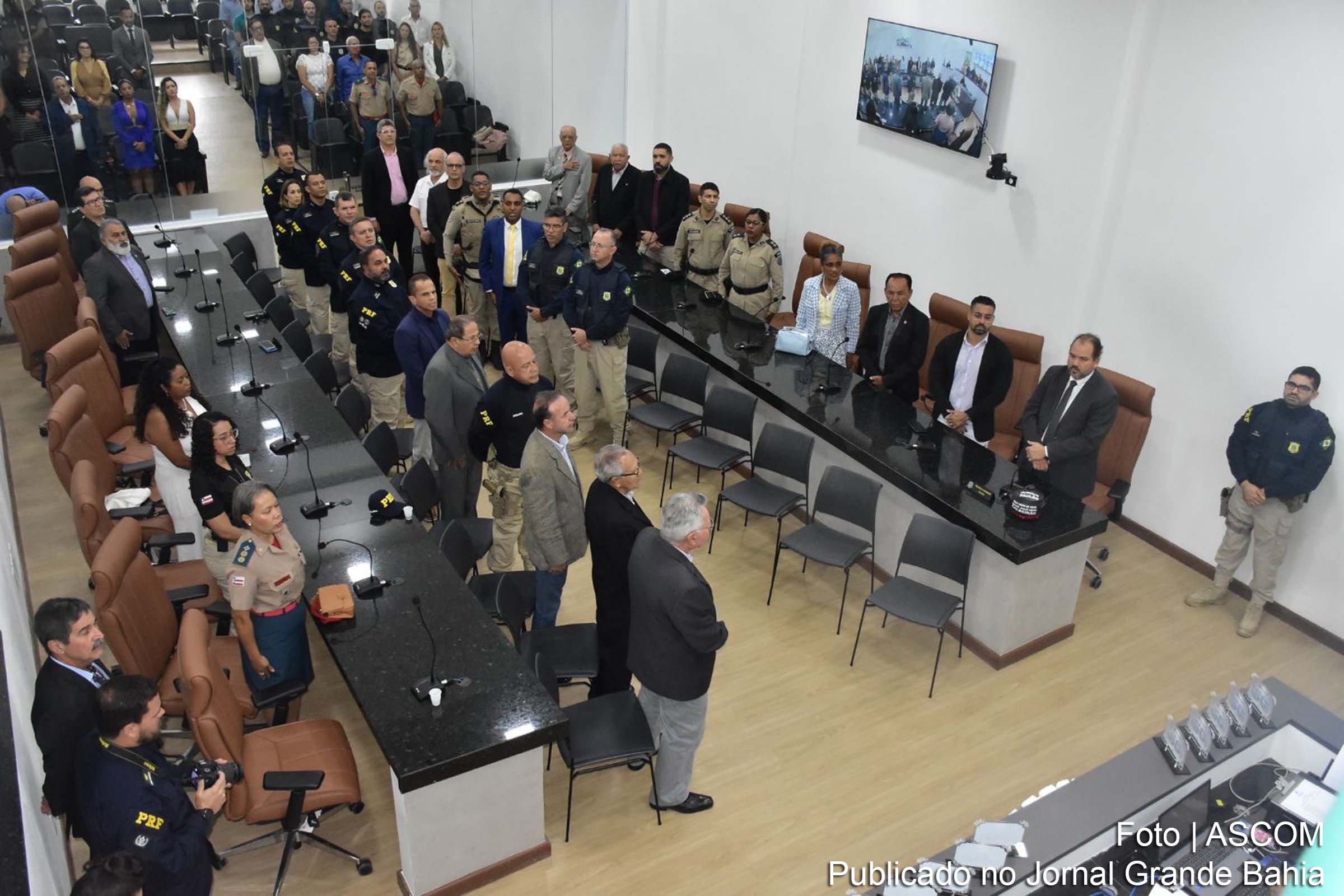 Câmara Municipal de Feira de Santana homenageia policiais rodoviários federais das turmas de 1974 e 1994