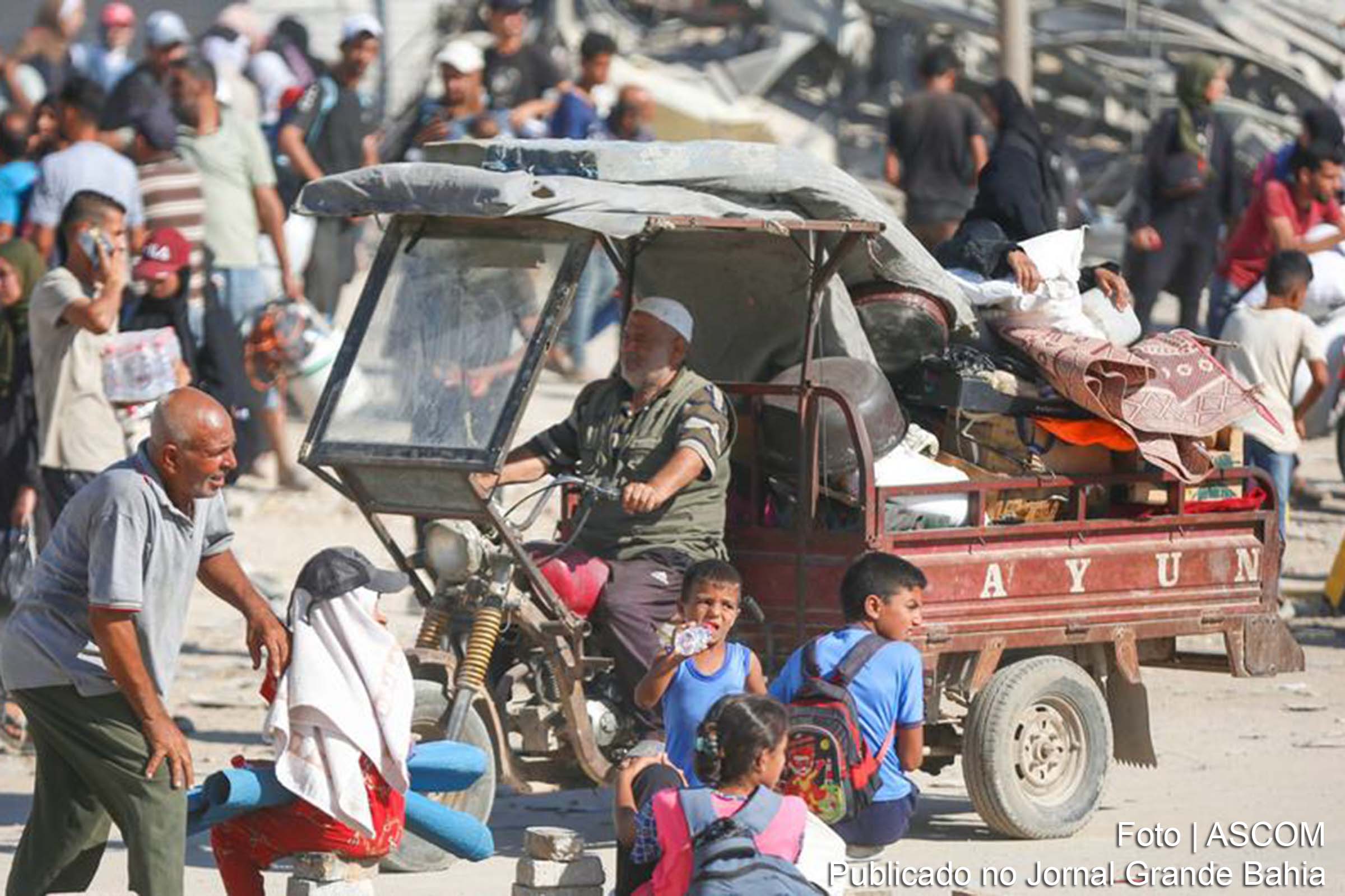 Intenso conflito na Faixa de Gaza, com bombardeios e disparos de foguetes, está limitando a capacidade dos hospitais e centros de saúde locais.