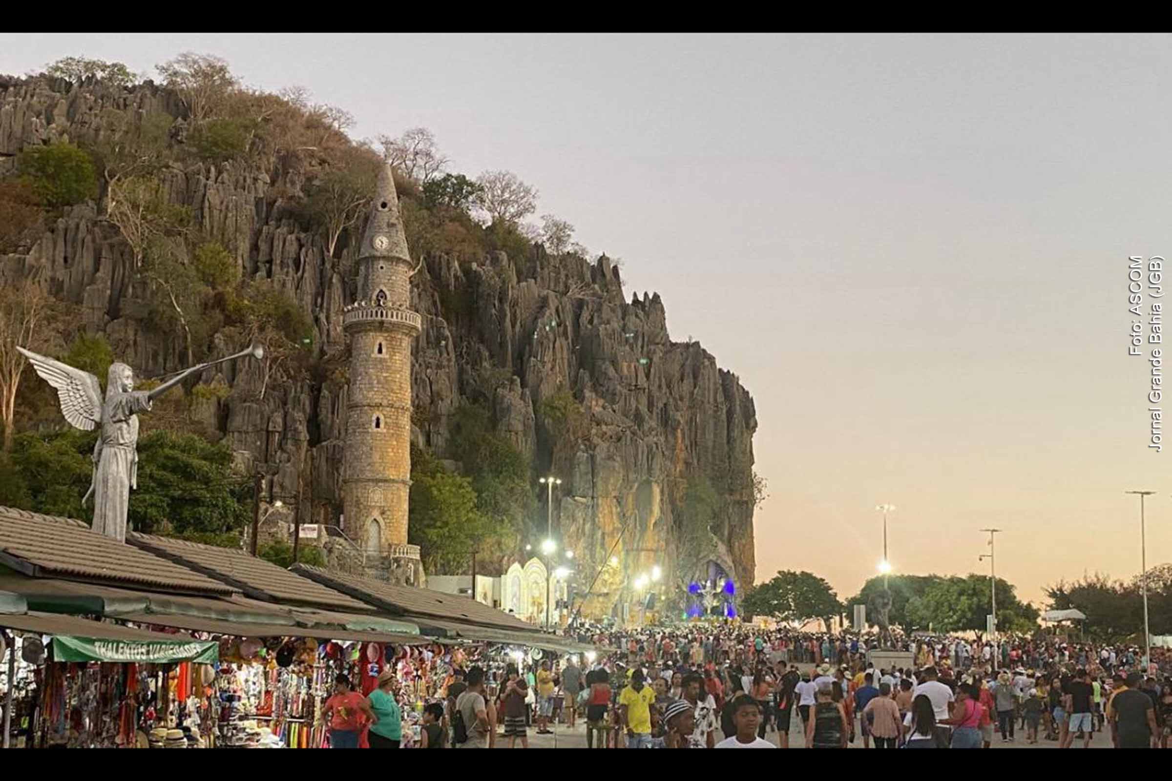 Com mais de três séculos de tradição, a Romaria do Bom Jesus da Lapa atrai romeiros de todo o Brasil e fortalece o turismo religioso na Bahia.