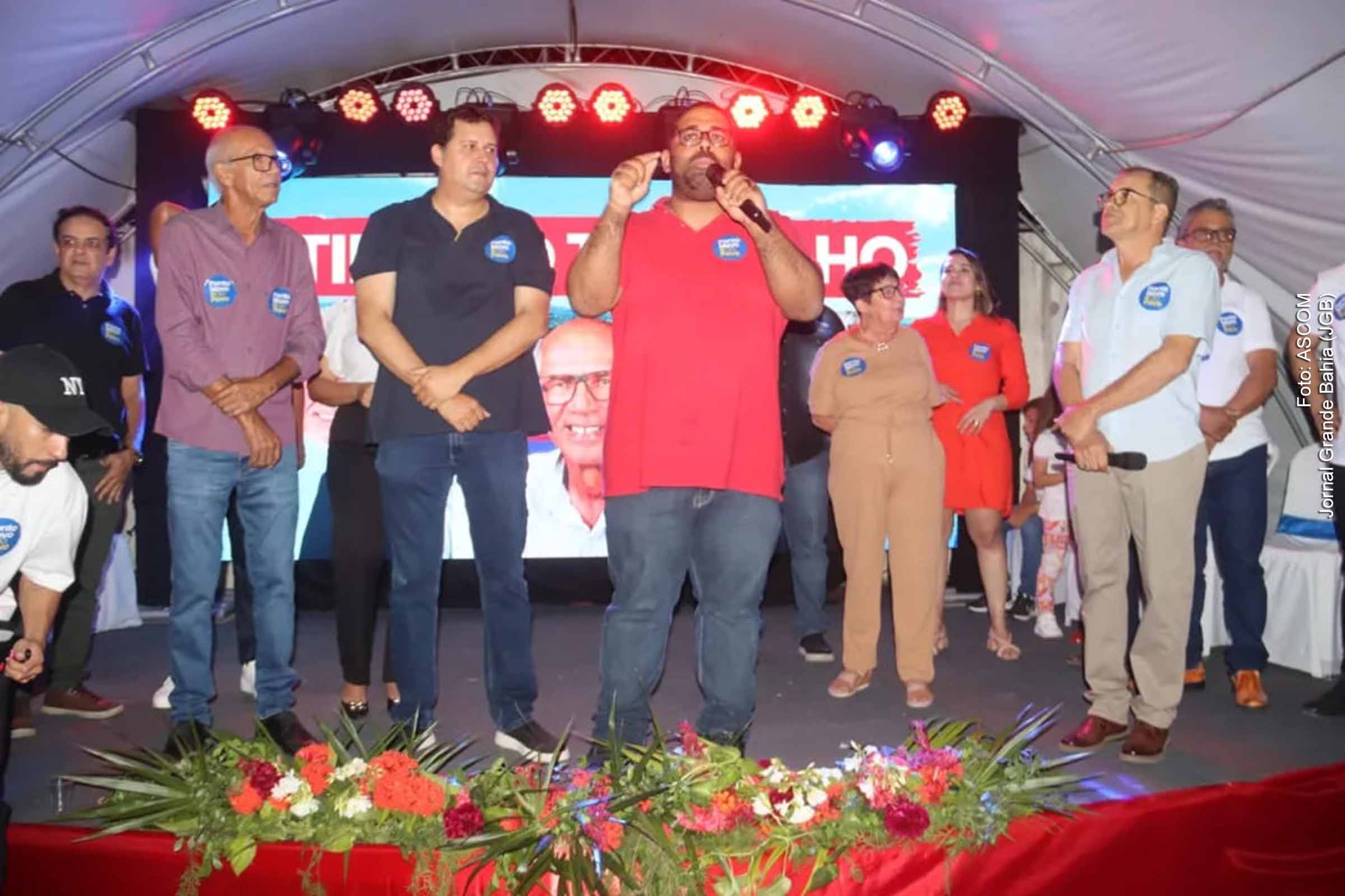 Secretário estadual Felipe Freitas (PT) reforça apoio a Deto Venâncio em evento político em Ponto Novo nas Eleições 2024.