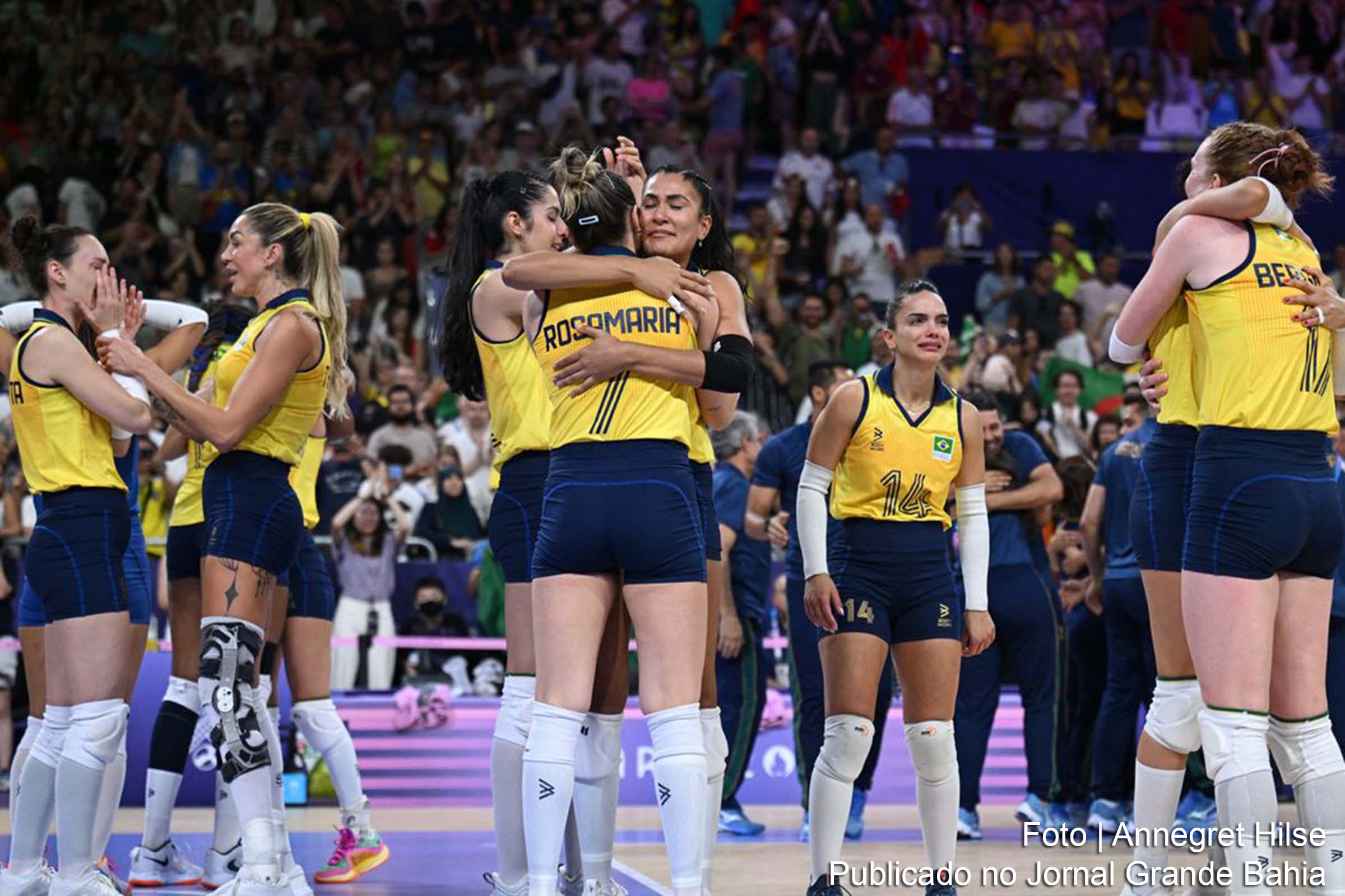 A seleção brasileira feminina de vôlei assegurou a medalha de bronze ao vencer a Turquia por 3 a 1 na Arena Paris Sul, em Paris.