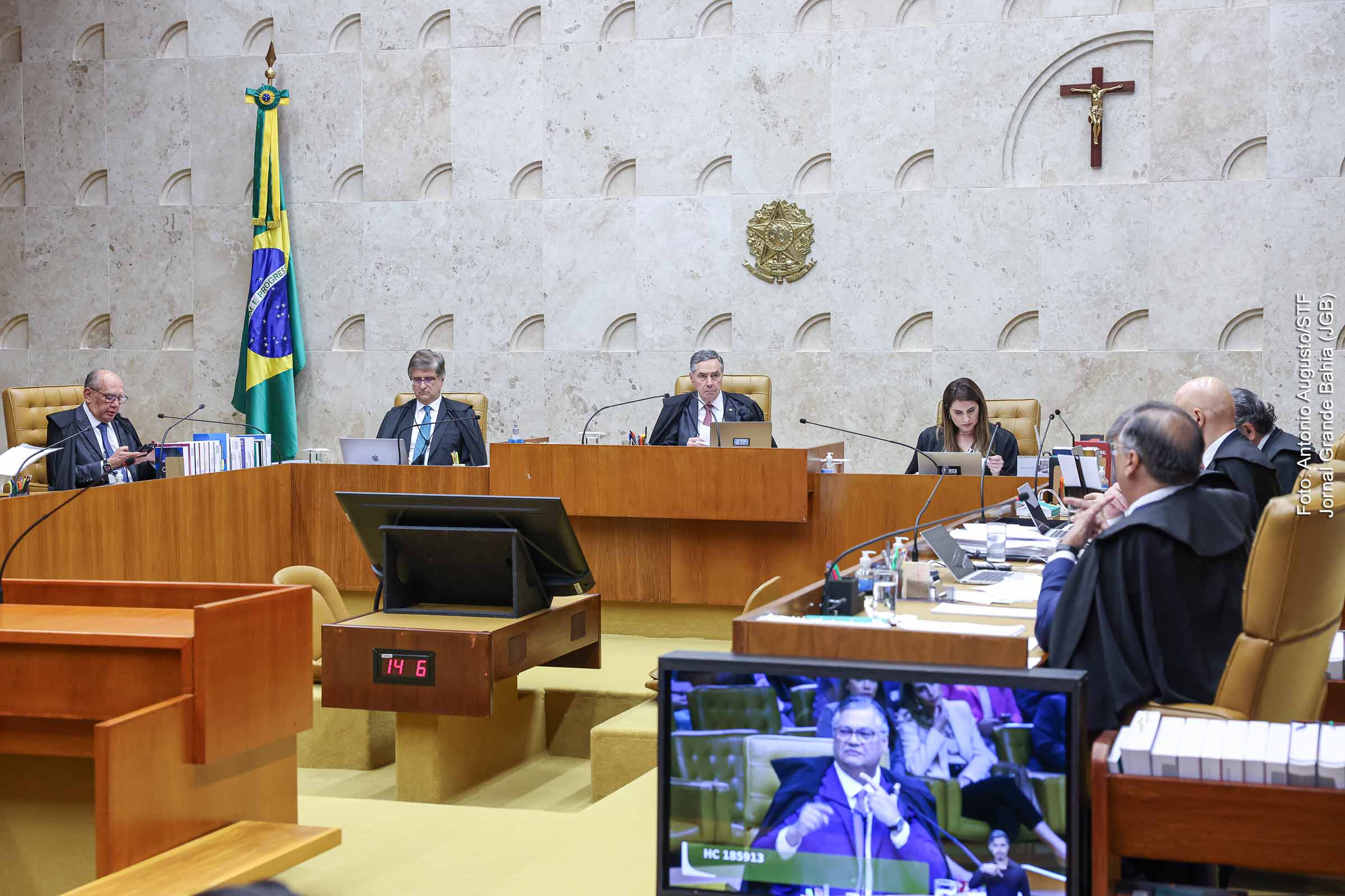 Sessão plenária do STF presidida pelo ministro do STF Roberto Barroso.