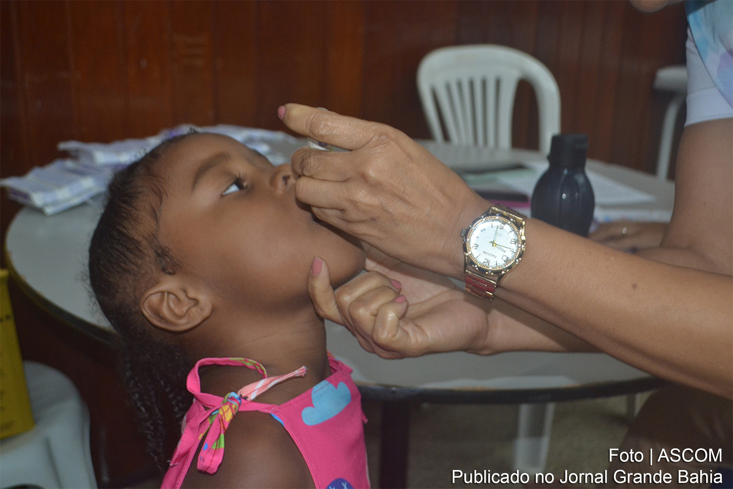 Com apenas 67% das crianças vacinadas, Secretaria de Saúde intensifica esforços para alcançar a meta de 95% de imunização contra a poliomielite.
