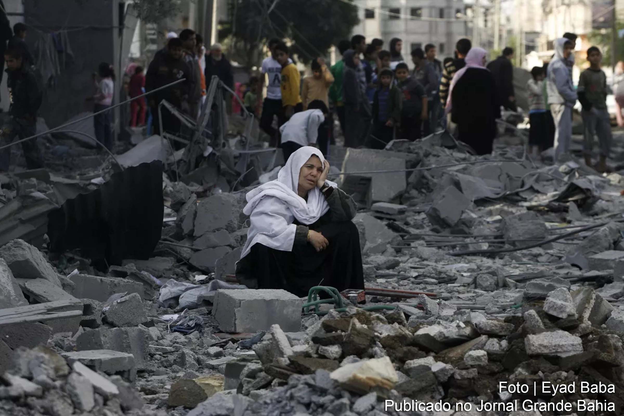 Explosões em campos de refugiados em Gaza resultam em múltiplas vítimas, conforme informado pelo Ministério da Saúde de Gaza.