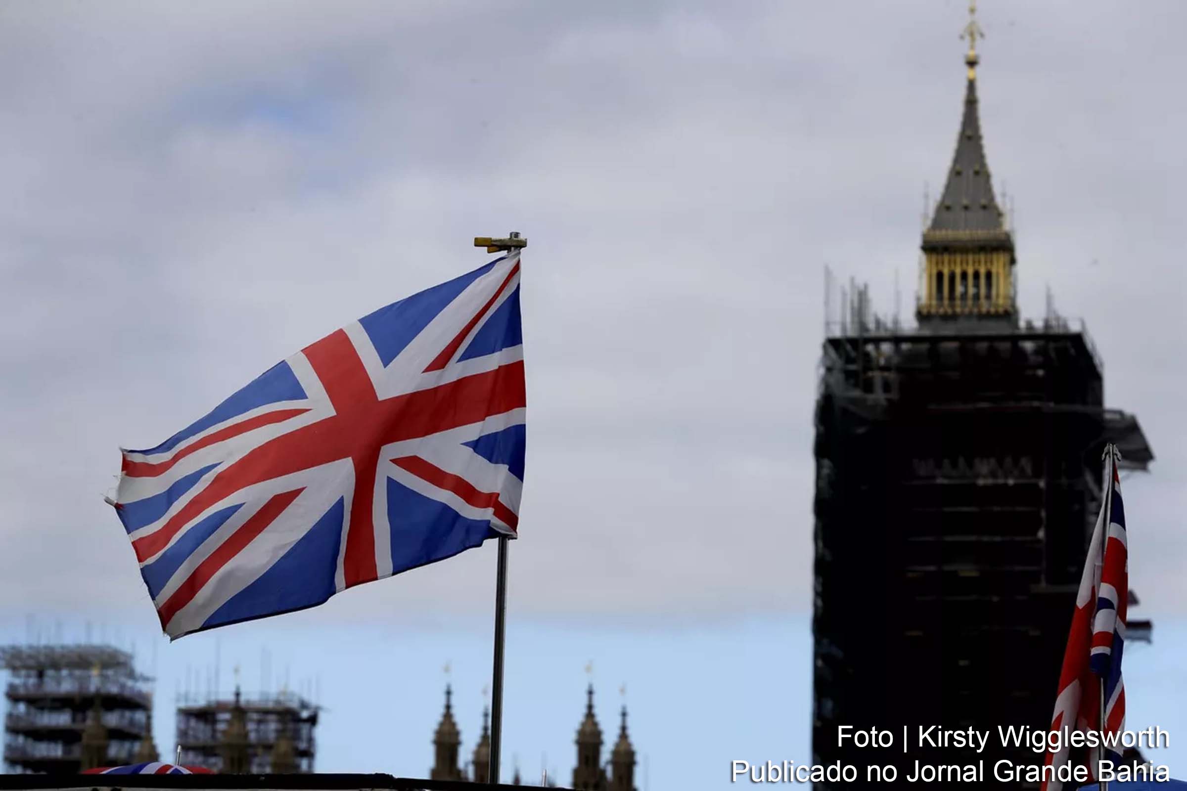 Simon Jenkins alerta que permitir que a Ucrânia ataque a Rússia com mísseis britânicos pode ter consequências graves e potencialmente nucleares.