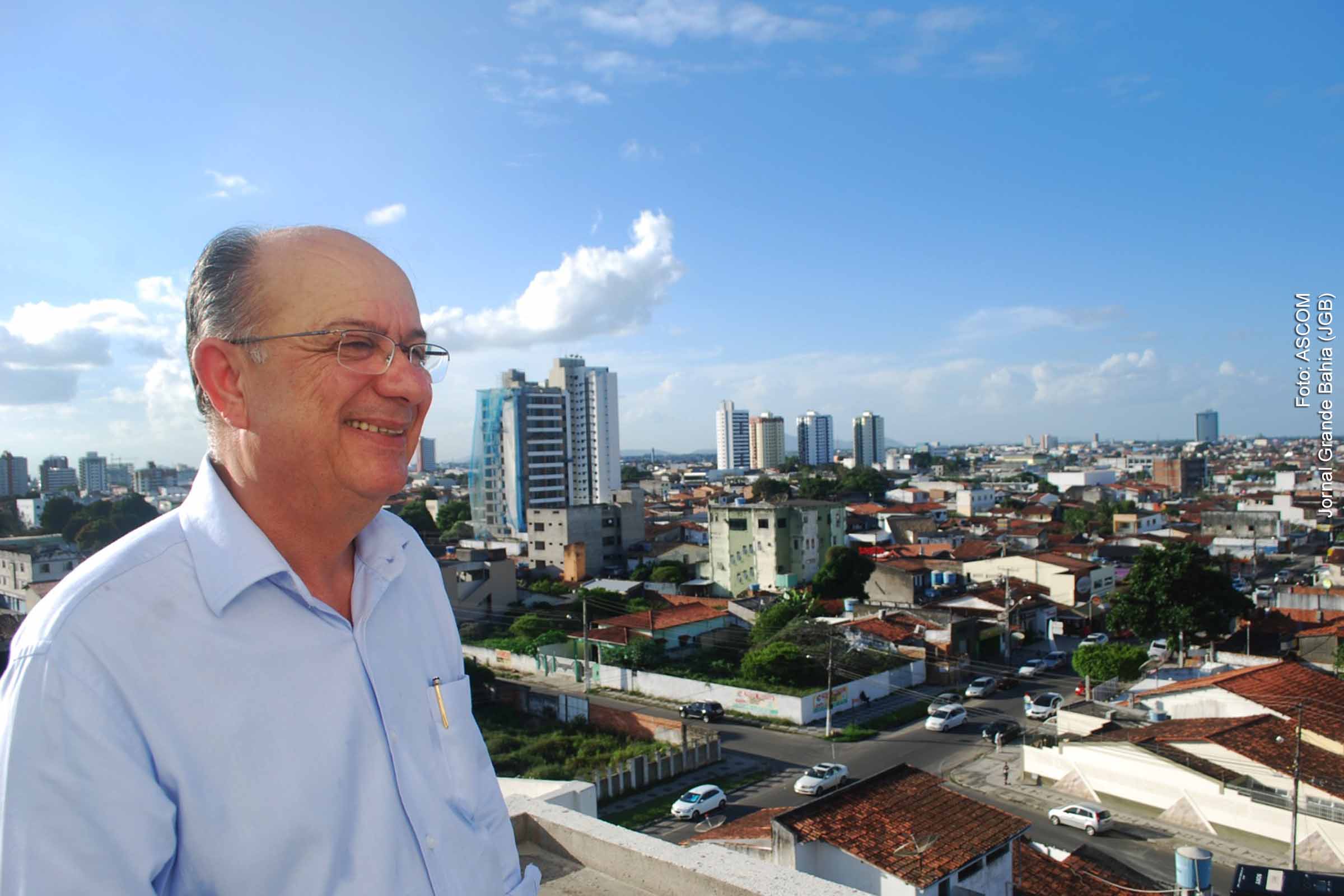 Candidato José Ronaldo diz que programa Nossa Luz vai fornecer energia elétrica gratuita para beneficiários do Minha Casa, Minha Vida em Feira de Santana