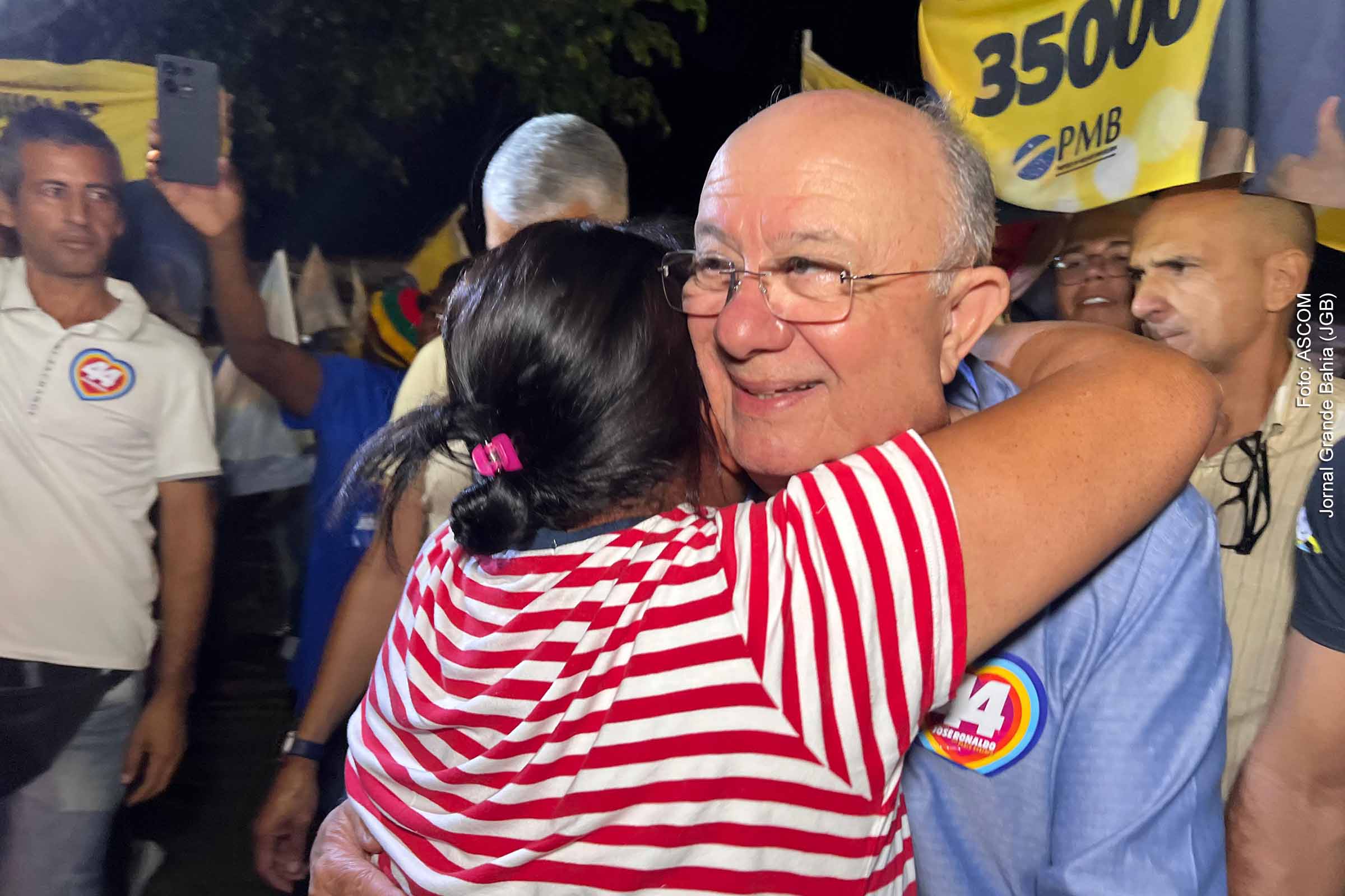 Eleições 2024: Candidato José Ronaldo firma compromisso de construir creche no Conjunto Fraternidade em Feira de Santana