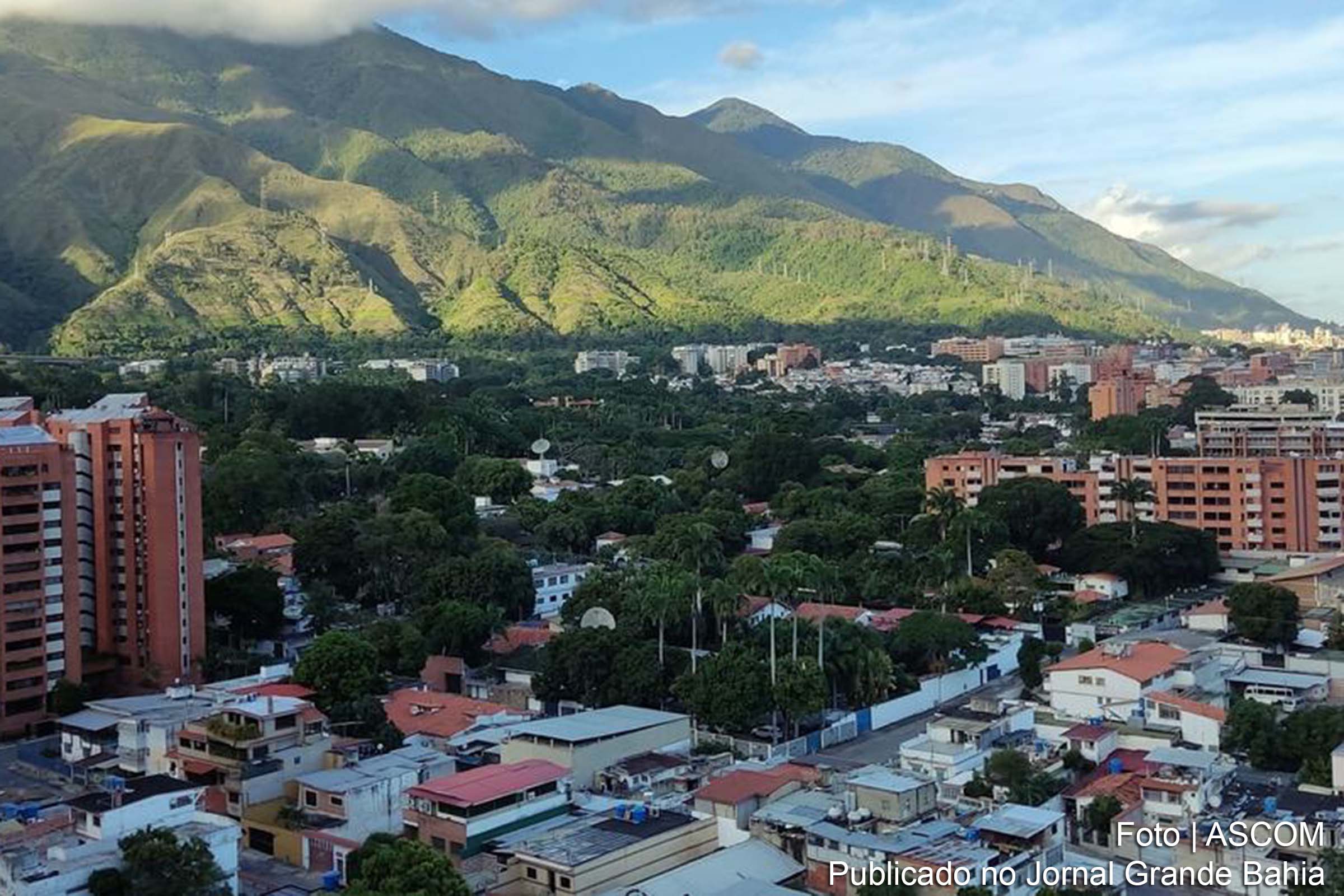 Relatório menciona uso de violência extrema, prisões arbitrárias e tortura pelo governo de Nicolás Maduro para suprimir opositores.