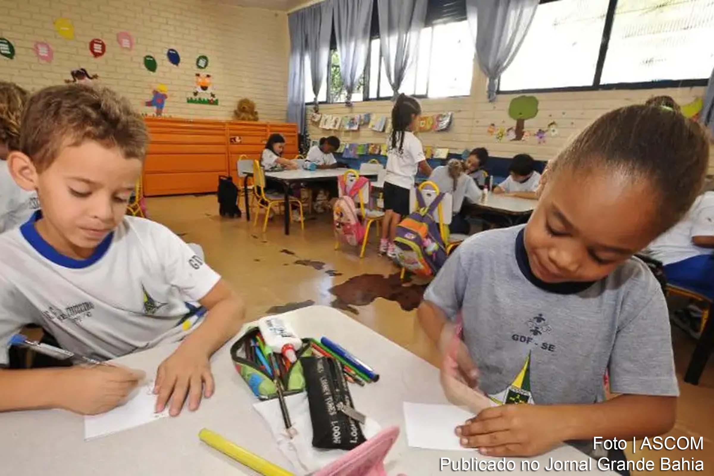 Relatório da OCDE revela que o Brasil possui uma escolaridade obrigatória mais extensa que a média de seus países-membros.