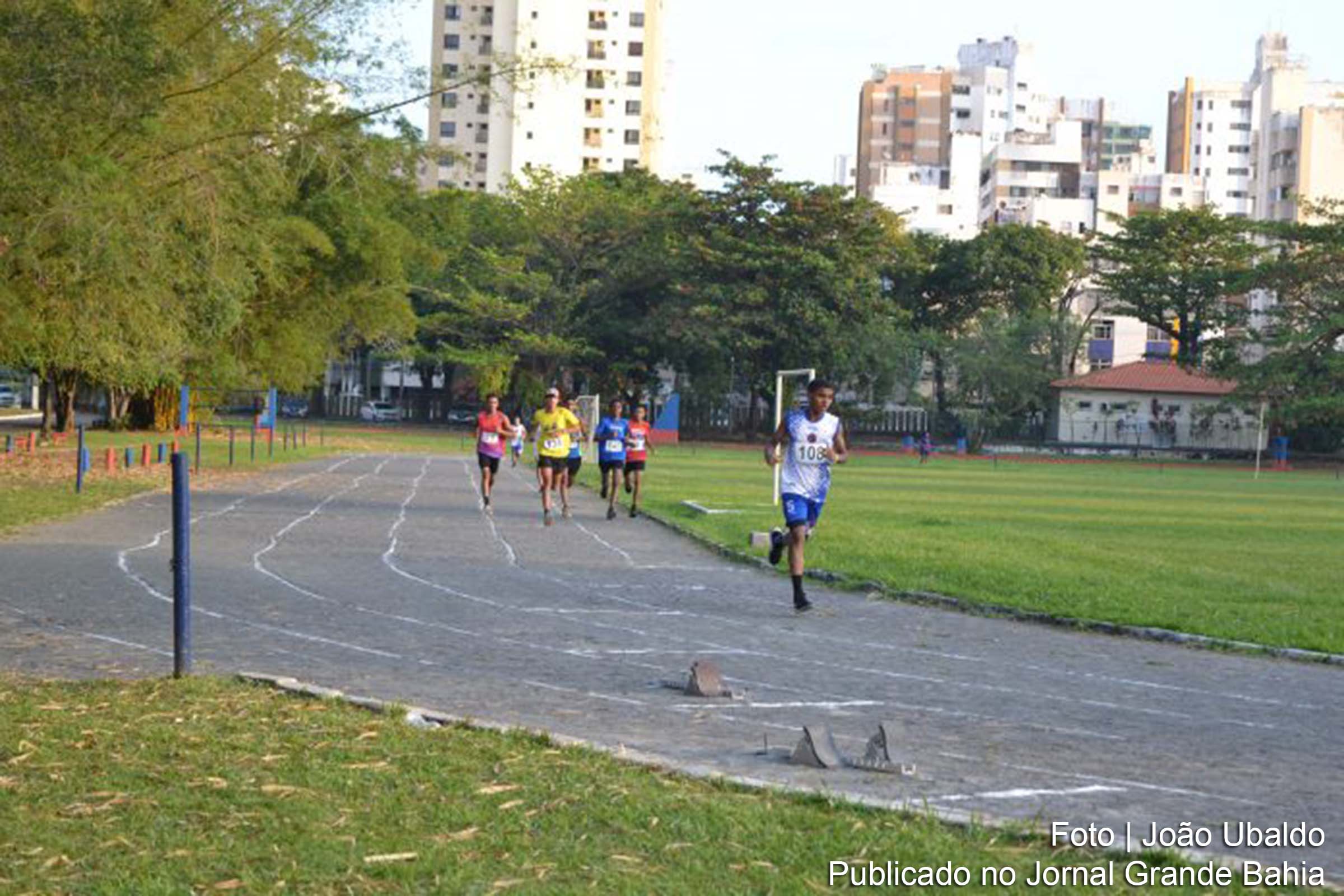 Estudantes atletas da Bahia partem para representar o estado nos Jogos Escolares Brasileiros.