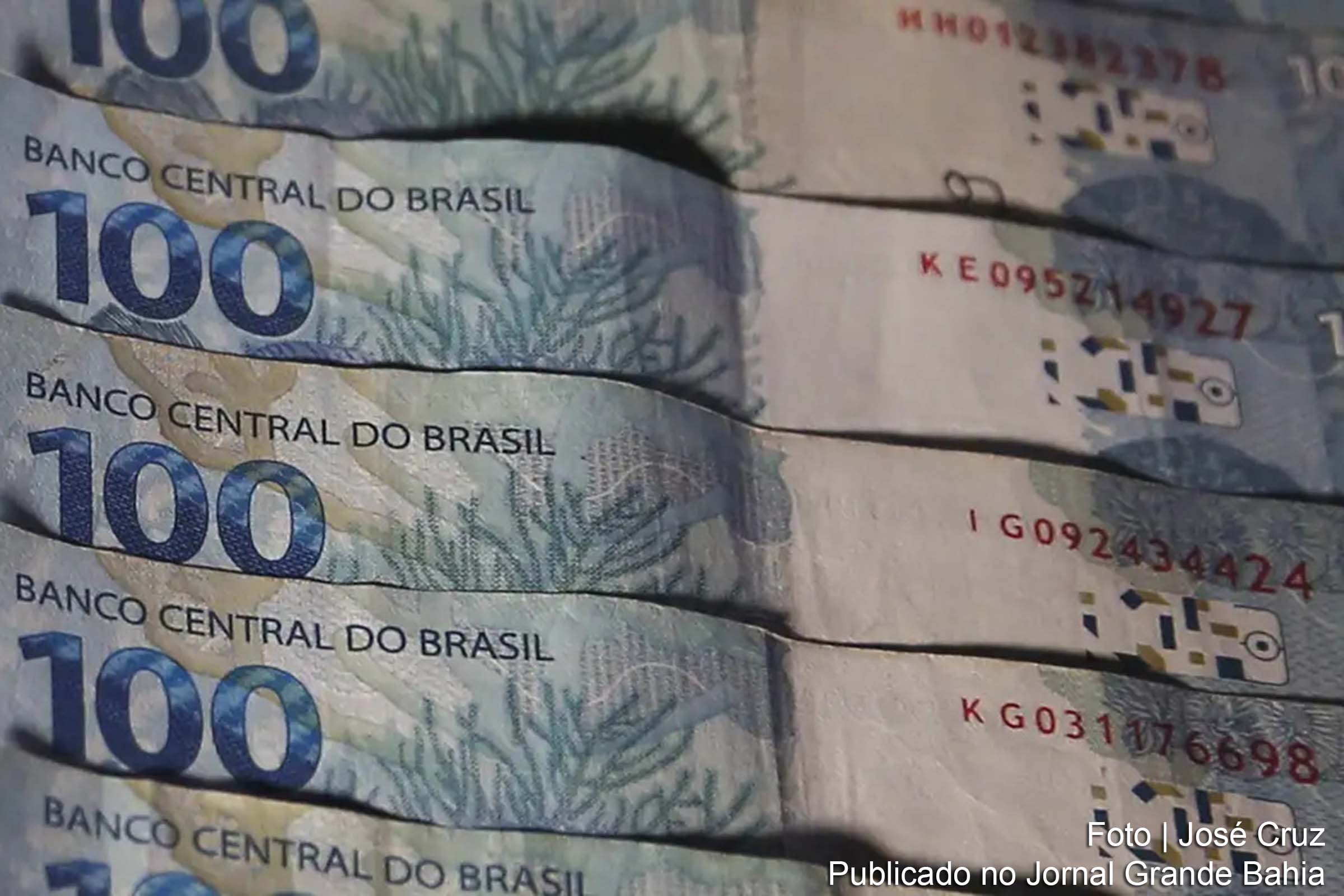 A previsão de crescimento da economia brasileira para 2024 foi ajustada para 2,68%, segundo o Boletim Focus divulgado pelo Banco Central.