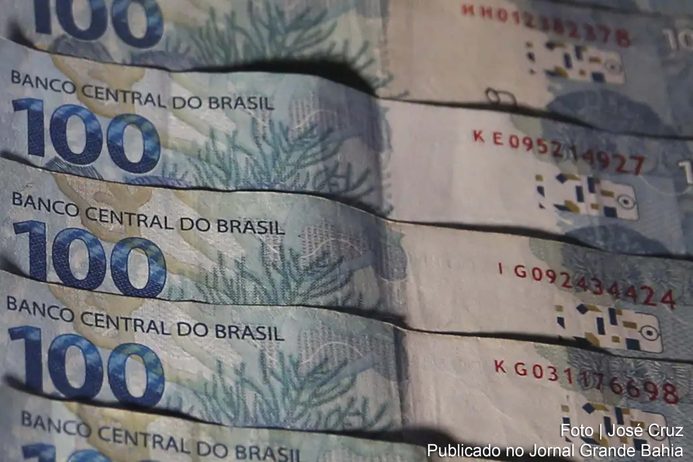 A estimativa de déficit primário para 2024 foi ajustada para R$ 28,3 bilhões, próximo ao limite de tolerância estabelecido pelo novo arcabouço fiscal.
