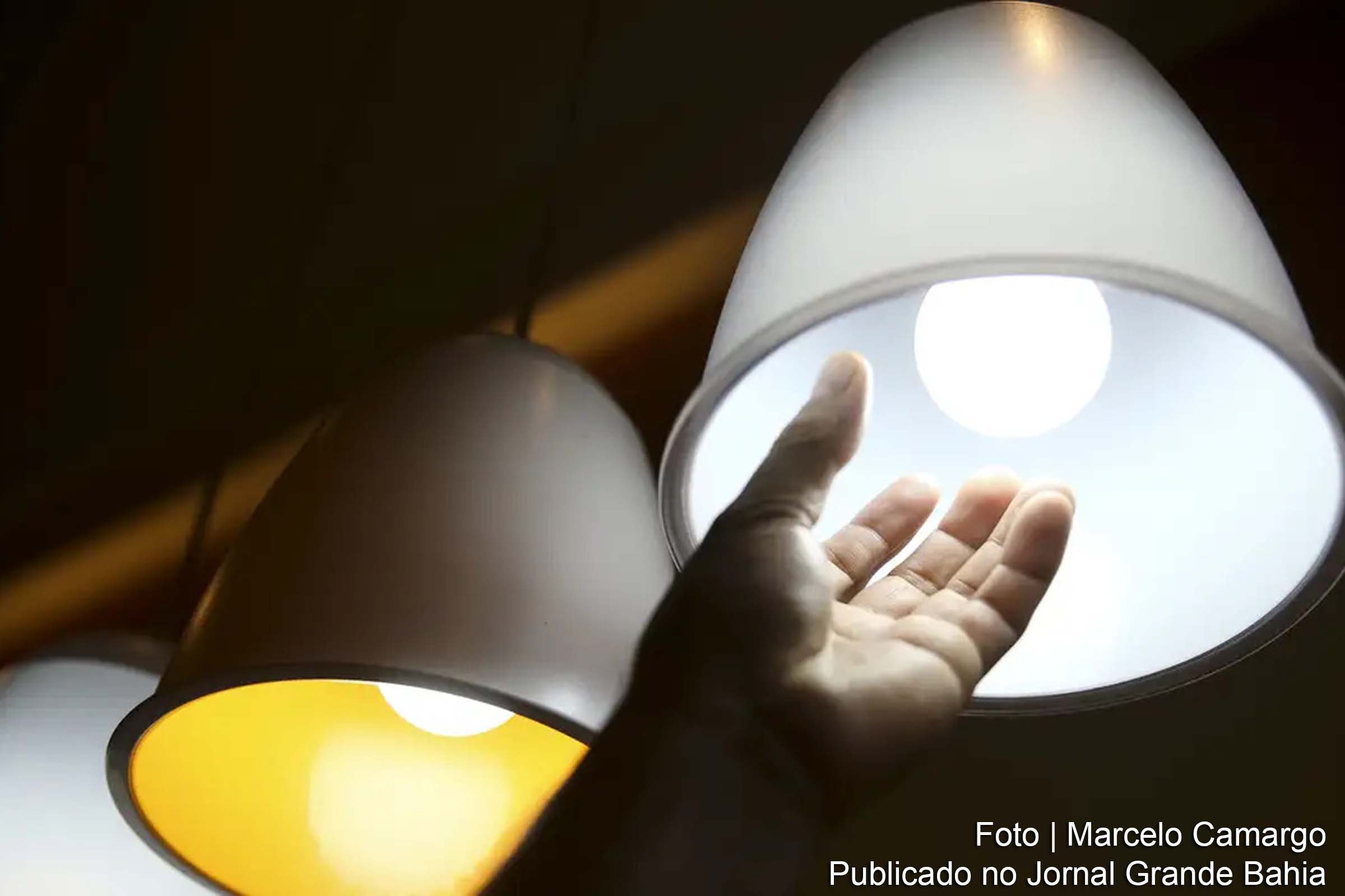 Agência Nacional de Energia Elétrica estabelece bandeira vermelha patamar 2 com cobrança extra.