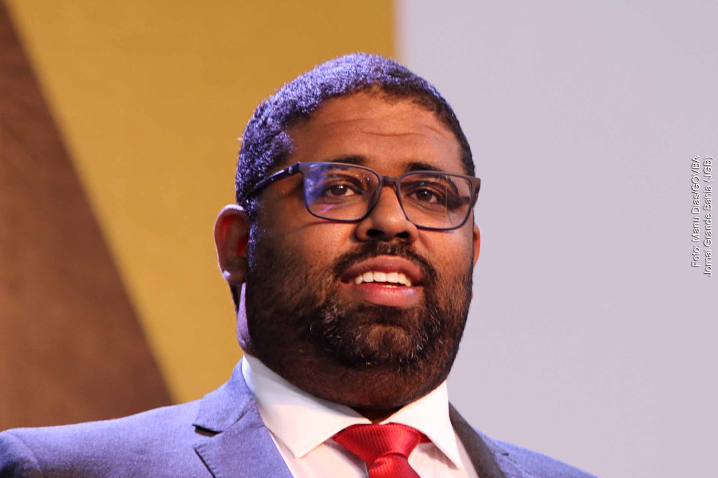 Feira de Santana: Candidato José Ronaldo é acusado de veicular informações falsas contra Zé Neto, diz Felipe Freitas; Coordenador da campanha declara que vai utilizar Justiça Eleitoral para coibir