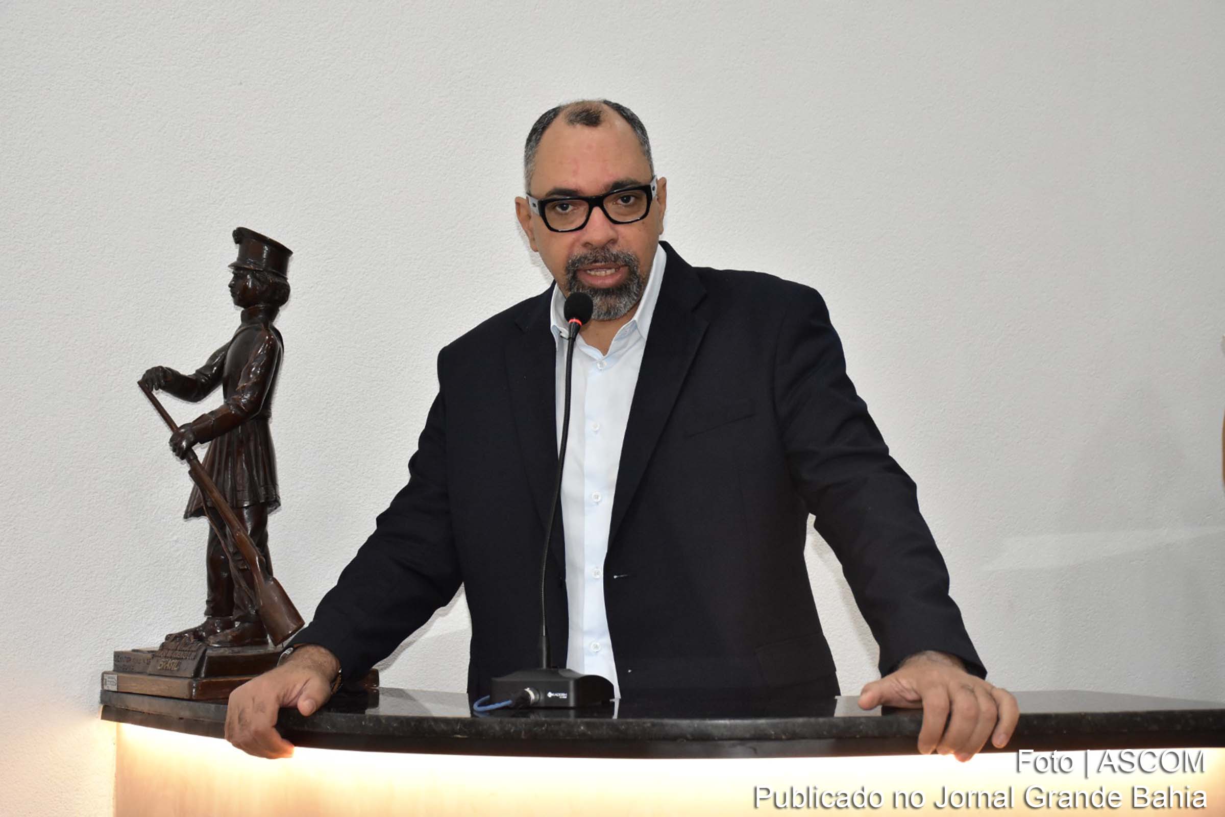 Marcos Machado, coordenador do Conselho Regional Espírita, durante sua fala na Tribuna Livre da Câmara Municipal, divulgando o evento.