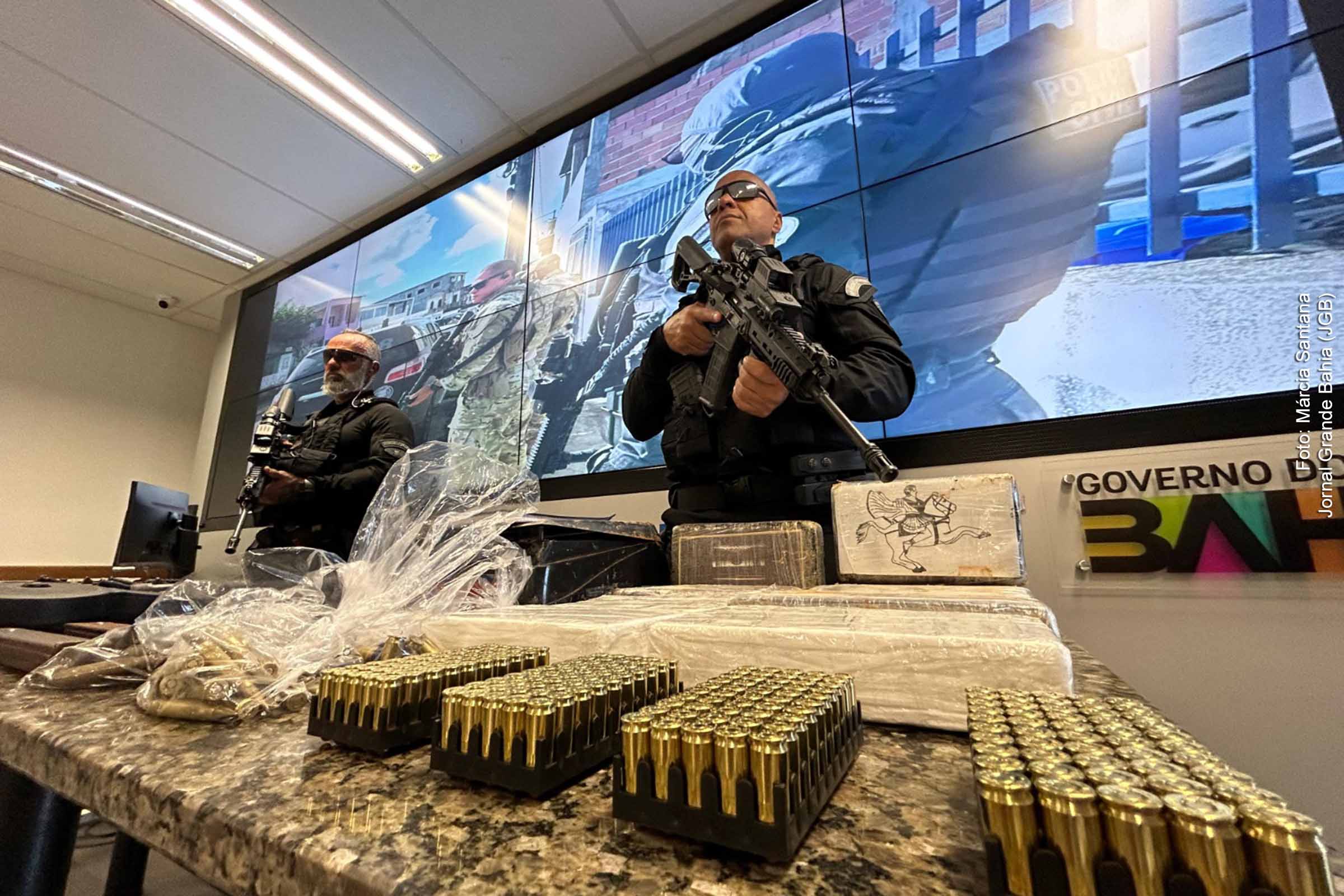 Forças de Segurança da Bahia intensificam operações e ampliam número de apreensões de armas, com destaque para fuzis.