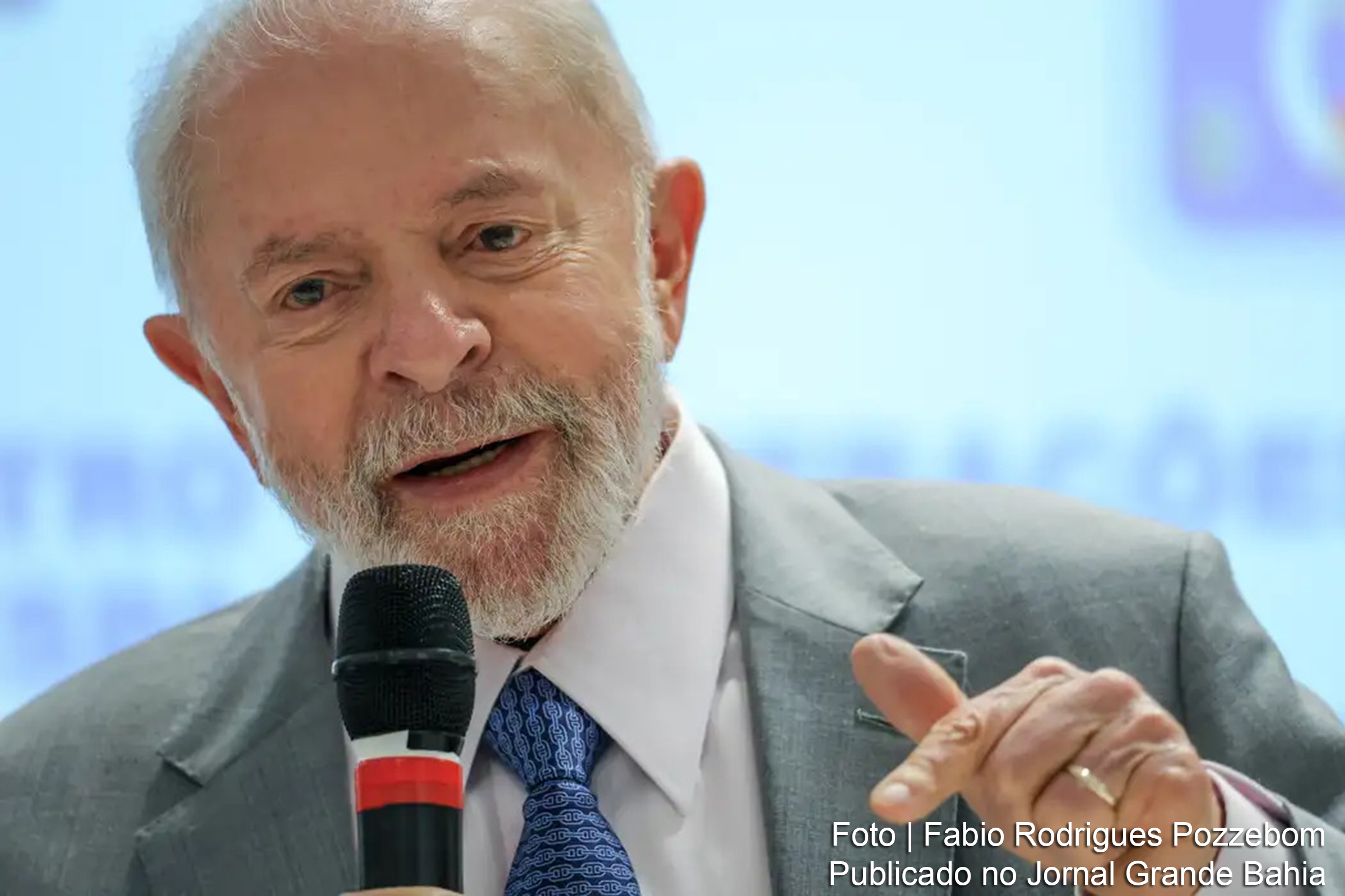 Presidente Luiz Inácio Lula da Silva sanciona a Lei 14.974, que institui o Dia Nacional da Identidade Civil.