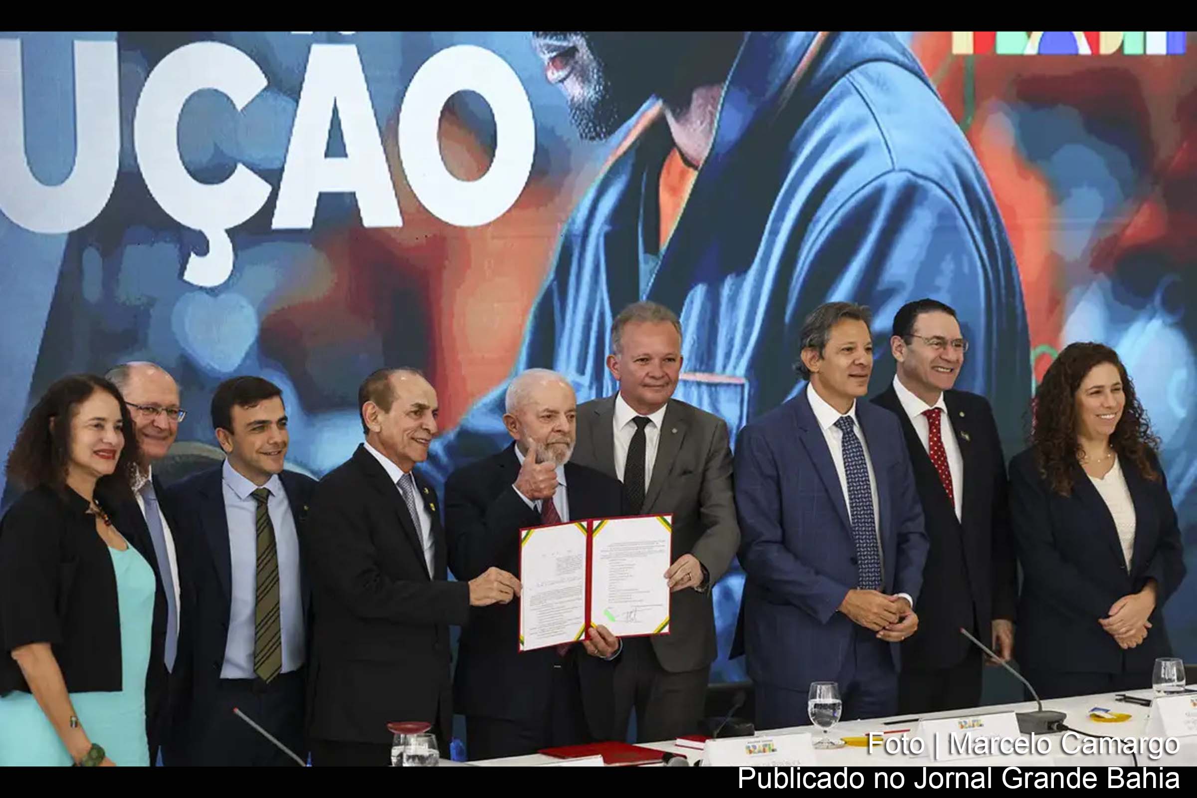 O vice-presidente Geraldo Alckmin destacou a importância dos investimentos para a transformação digital e o crescimento econômico do Brasil durante a cerimônia no Palácio do Planalto.