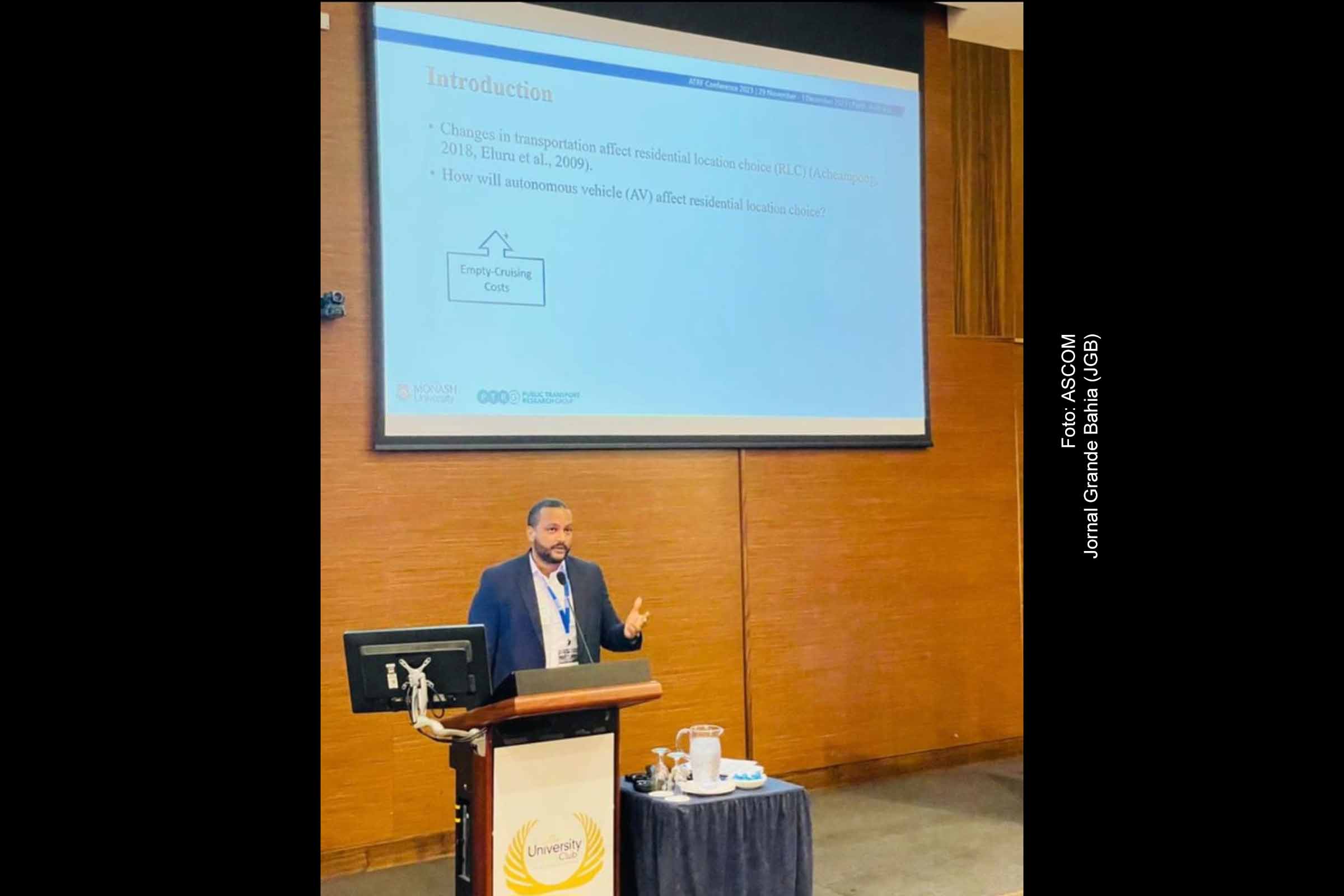 Prometido como solução para a mobilidade urbana de Feira de Santana, o projeto do BRT segue inacabado e não implementado, gerando congestionamentos e insatisfação entre a população, diz professor Allan Pimenta.