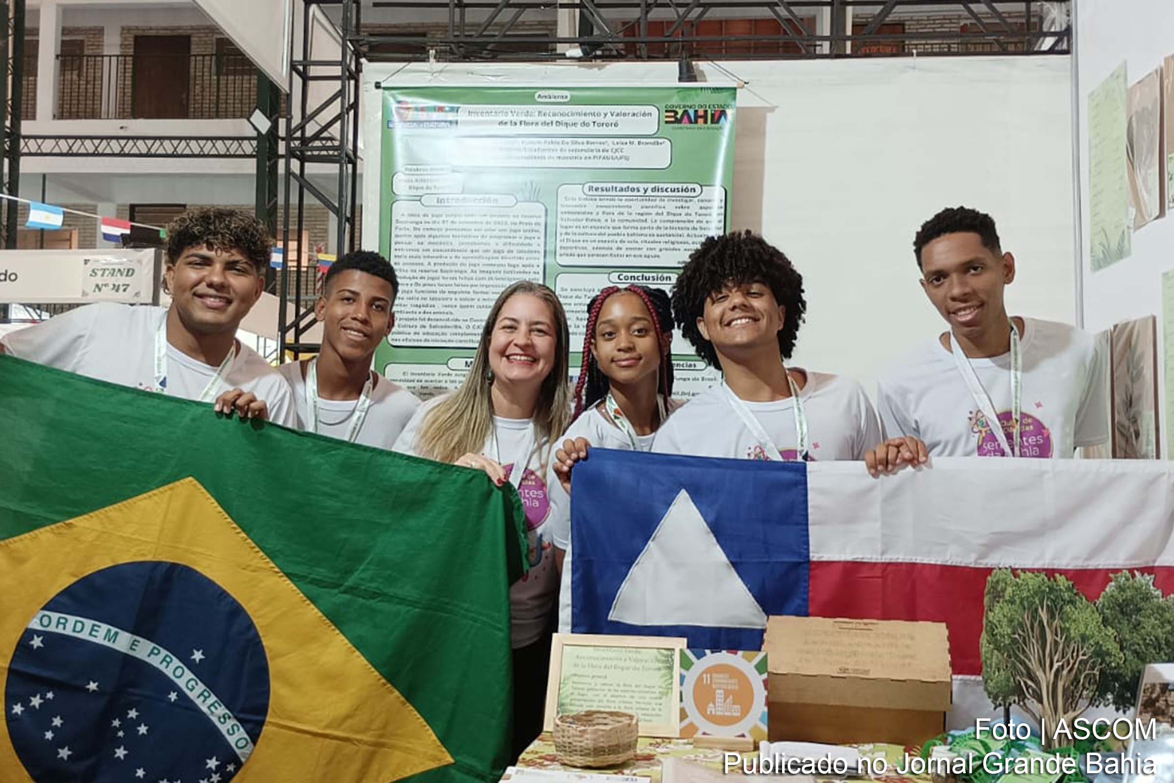 Estudantes da Bahia apresentam seus projetos científicos na Primer Sudamericano de Ciencias y Tecnologia Escolar, em Assunção, Paraguai.