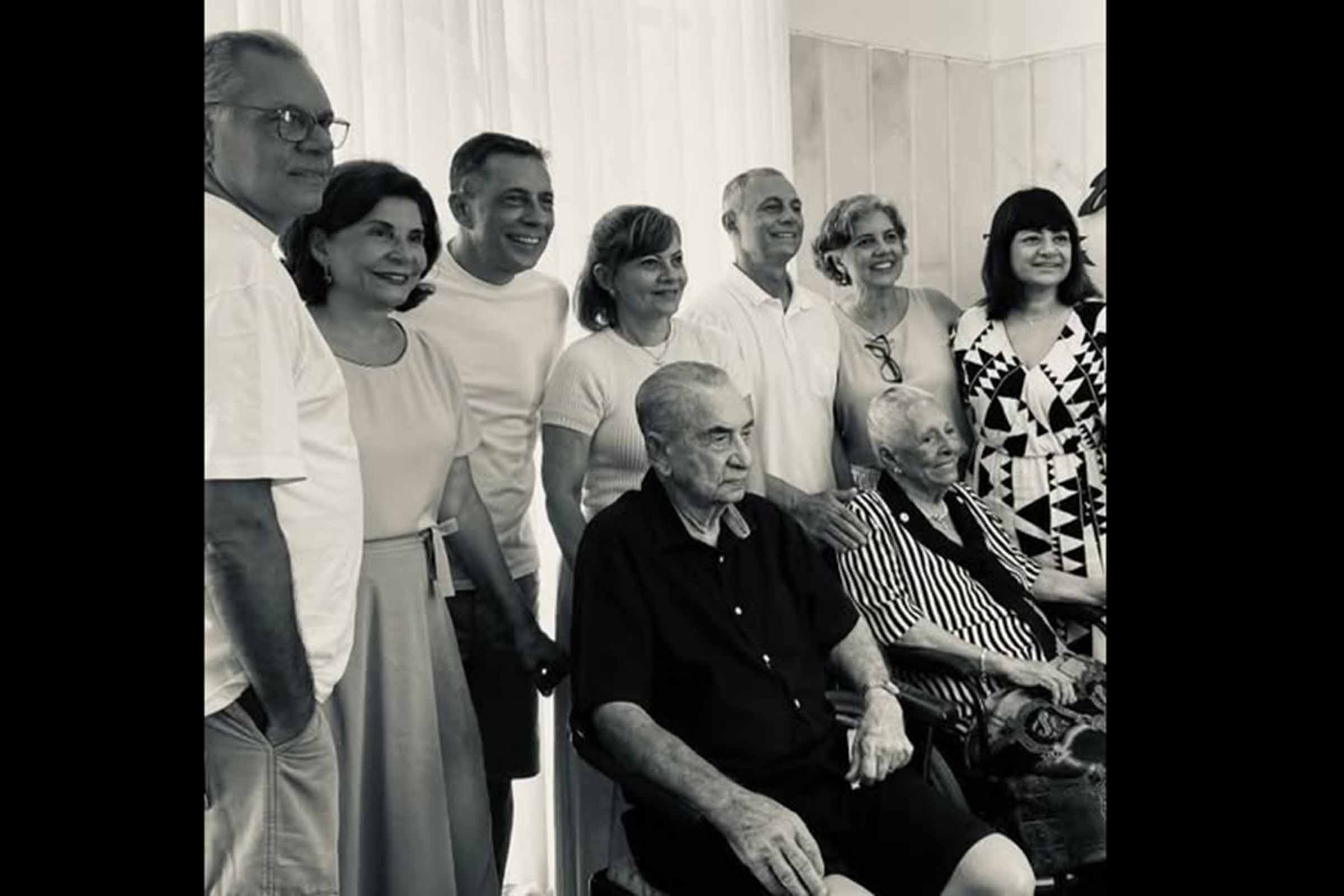 João Durval Carneiro: Dedicação à política e ao progresso da Bahia; Uma história contada pela filha Marcia Meccia