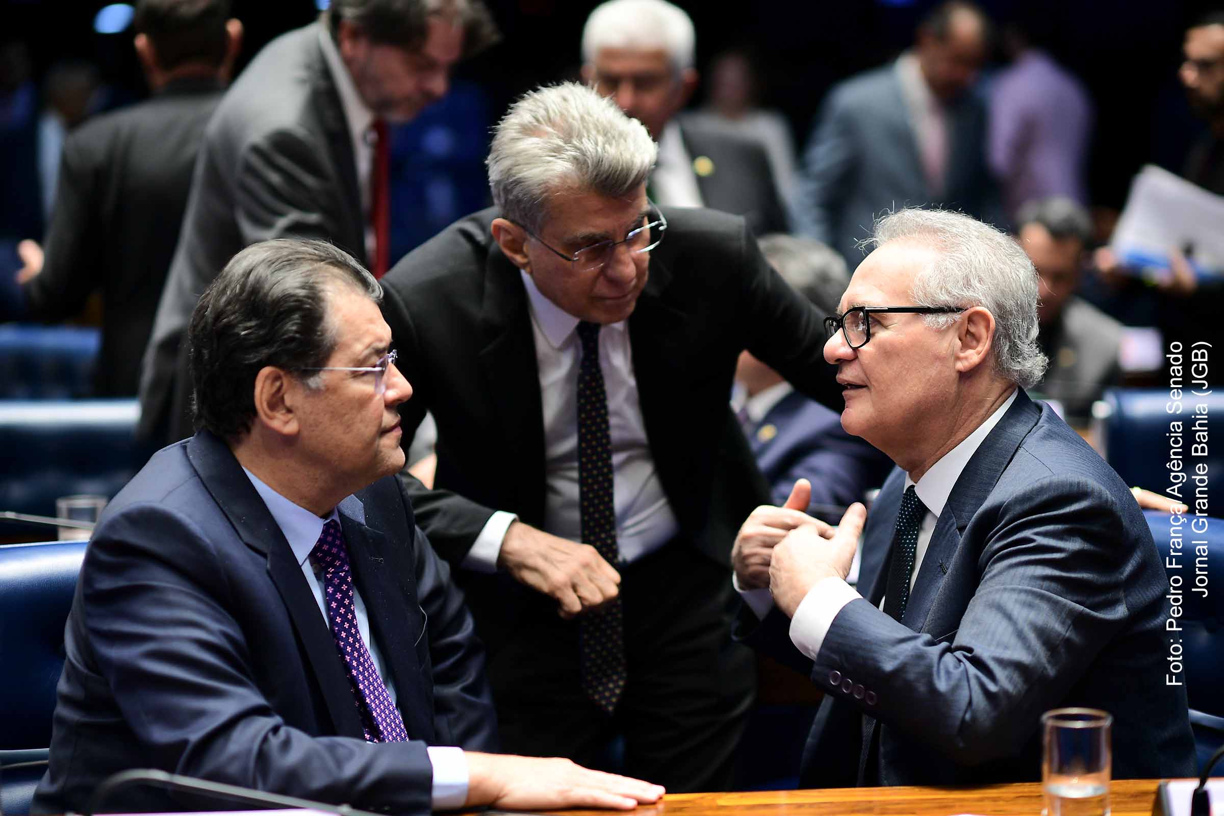 Senador Eduardo Braga (MDB-AM), ex-senador Romero Jucá e o senador Renan Calheiros (MDB-AL) são acusados de envolvimento em esquemas de propina e fraudes, mas continuam em liberdade.