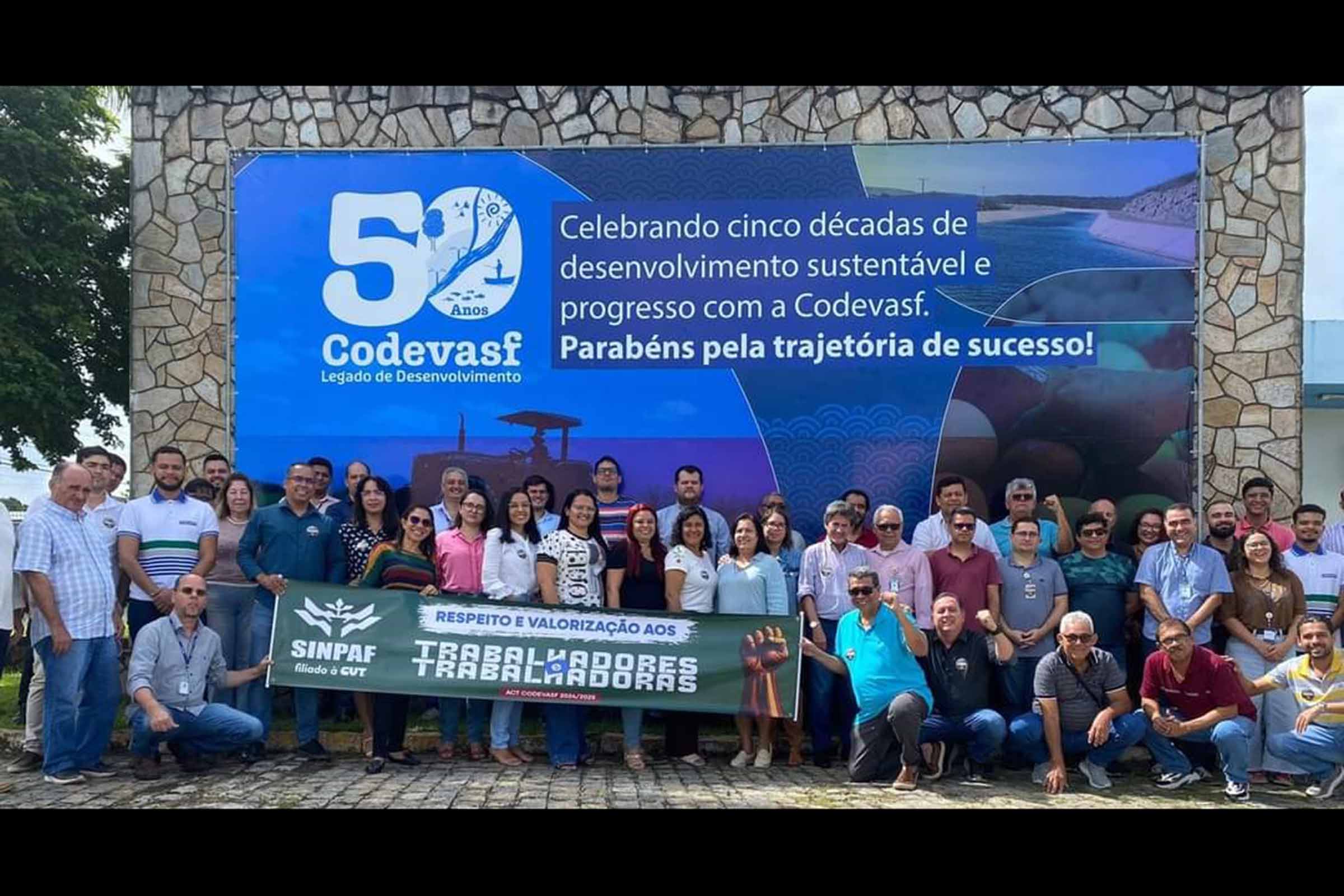 Trabalhadores da Codevasf durante assembleia do SINPAF, onde foi decidida a paralisação nacional a ser realizada no dia 24 de setembro de 2024, em busca de melhorias nas condições salariais e trabalhistas.