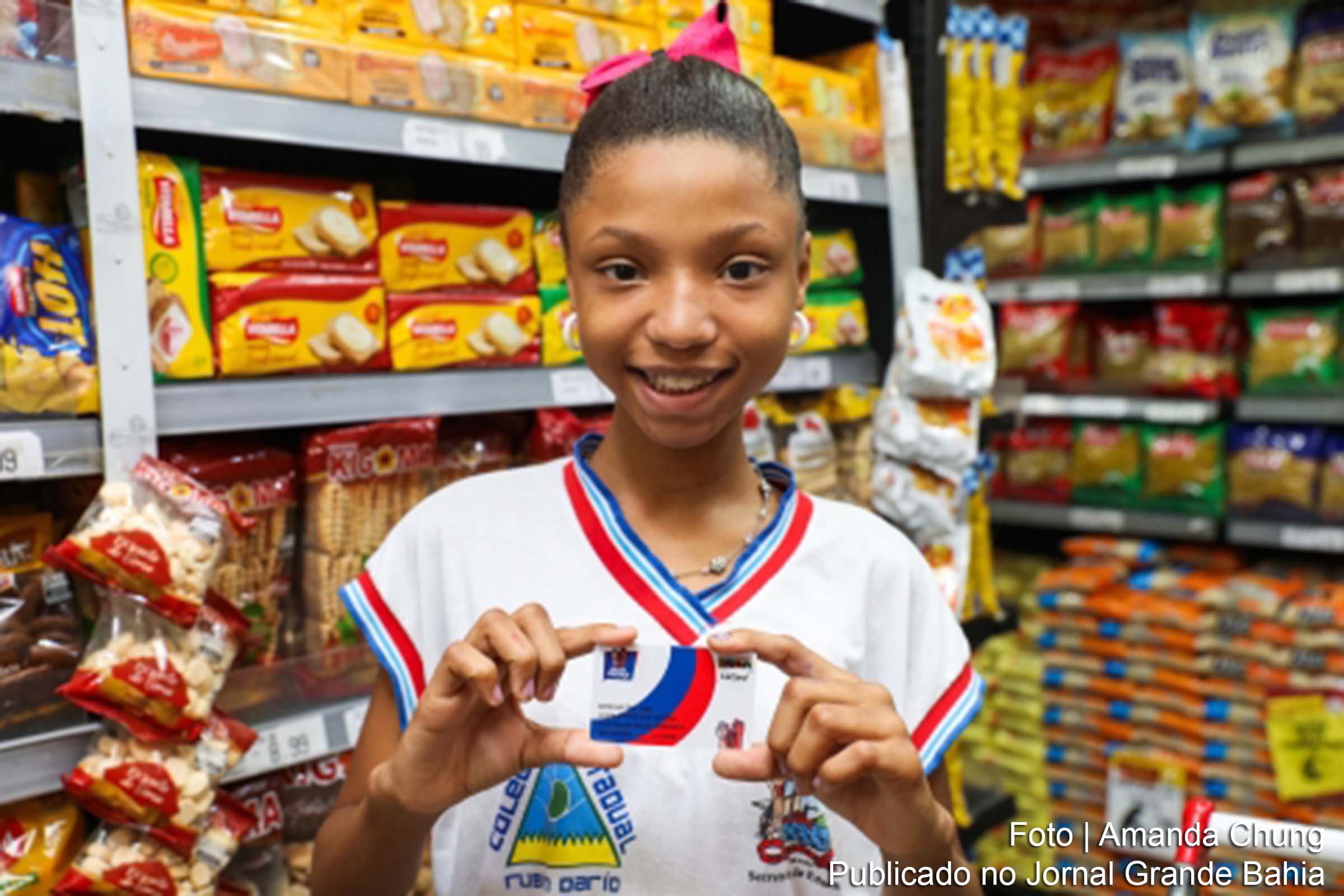 Governo da Bahia libera crédito de outubro do Bolsa Presença, beneficiando 405 mil estudantes de 361 mil famílias.