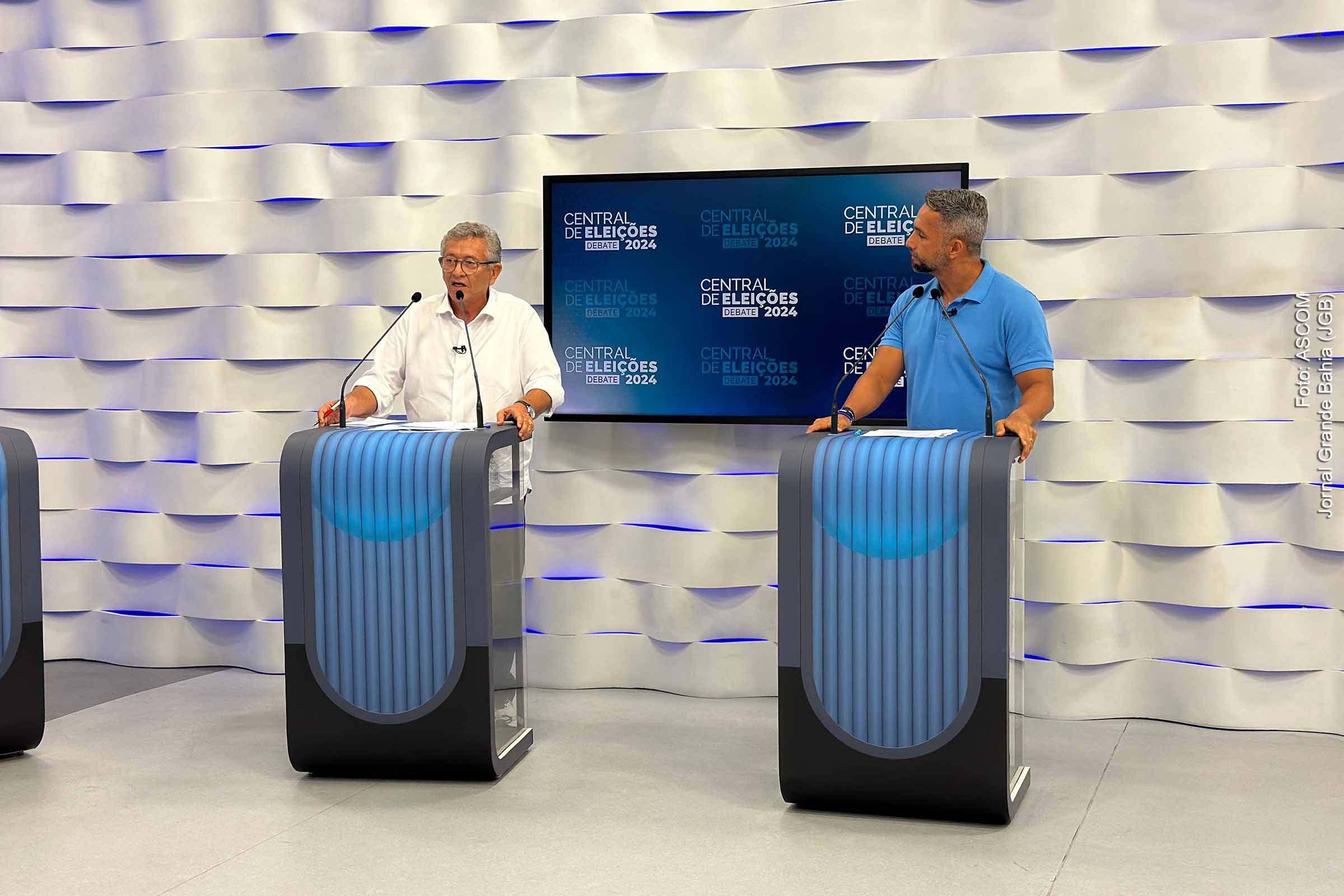 Luiz Caetano, candidato a prefeito de Camaçari, faz denúncia contra Flávio Matos durante debate na Rede Bahia.