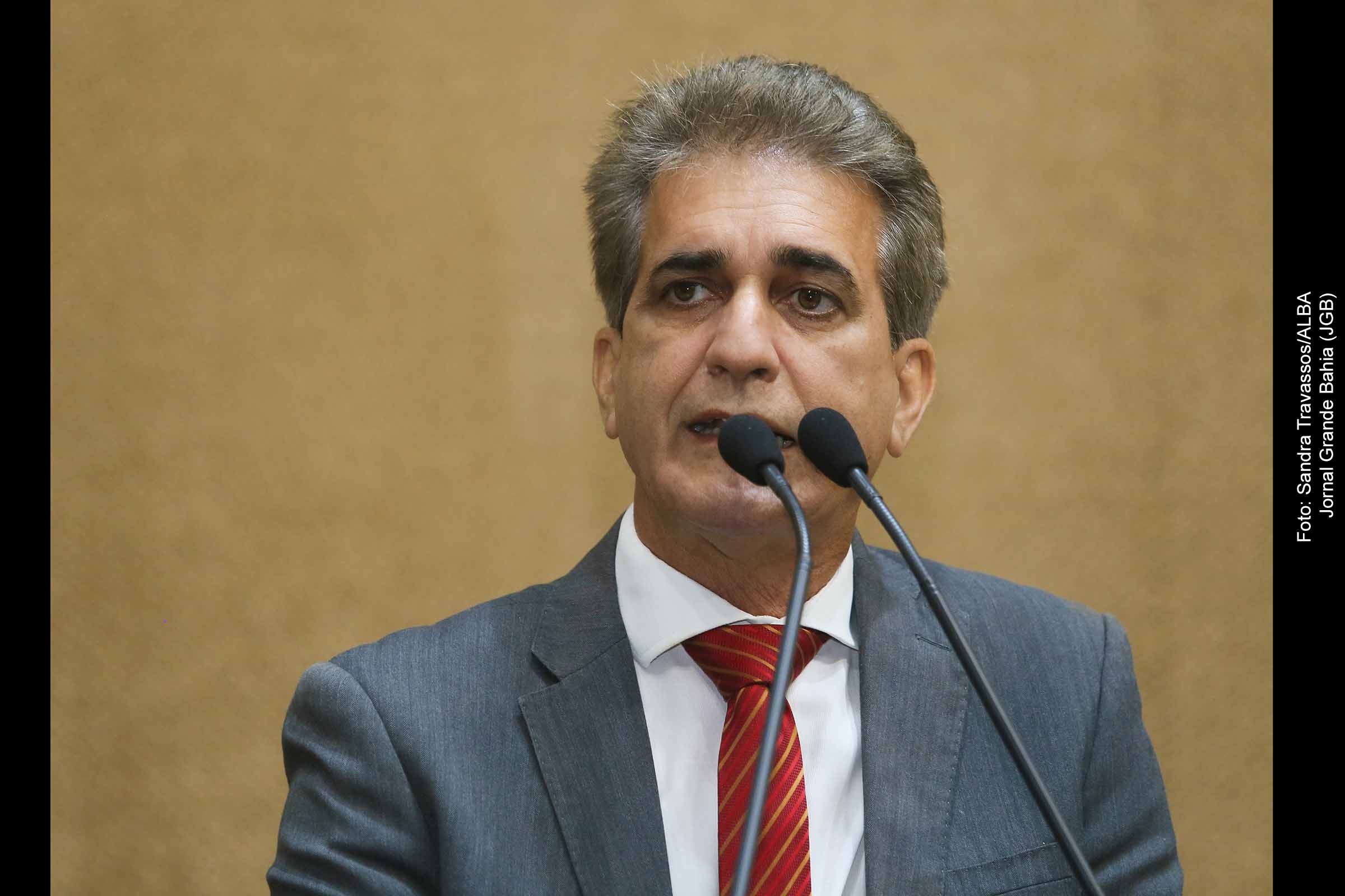 Deputado Robinson Almeida destaca importância das obras de ampliação da rede de água em Tocos, Antônio Cardoso, atendendo a solicitação de sua indicação parlamentar.